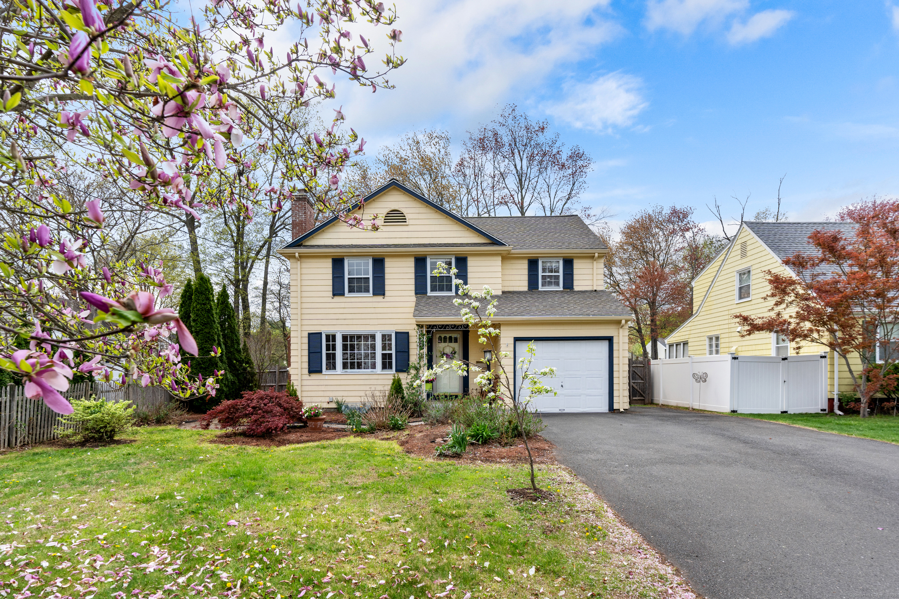 Property Photo: 25 Sherwood Road CT 06117