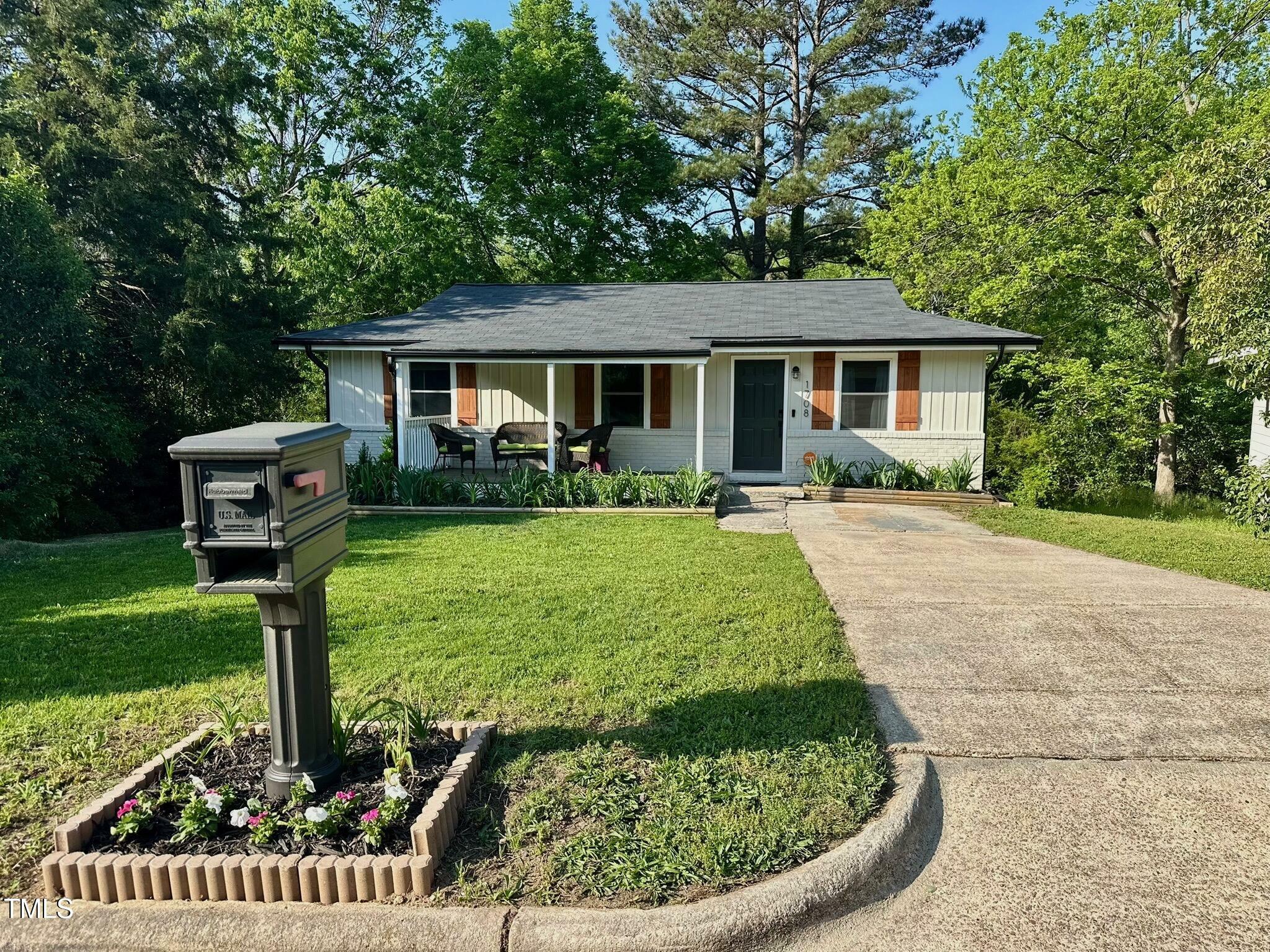 Property Photo: 1708 Sundial Place NC 27610