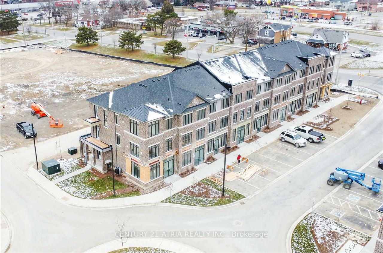 Property Photo: 585 Colborne Street 202 ON N3S 3M7