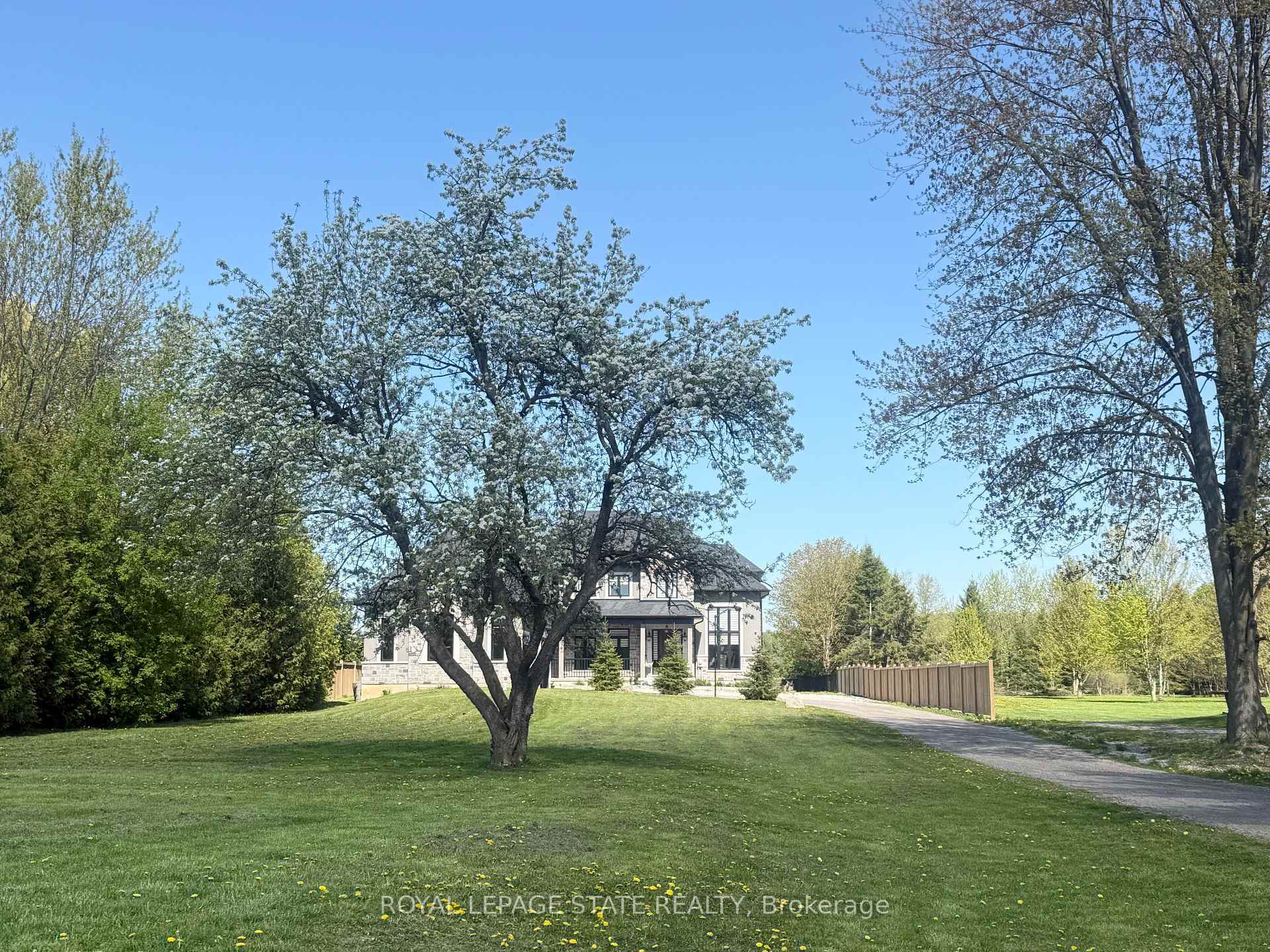 Property Photo: 187 Sunnyridge Road ON L0R 1R0