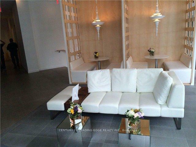 Photo de la propriété: 45 Charles Street 1006 ON M4Y 0B8