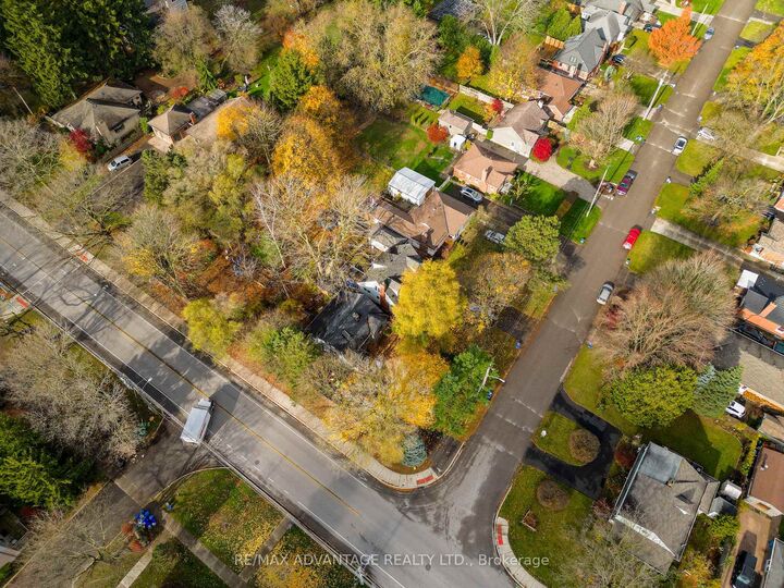 Property Photo: 419 Byron Boulevard ON N6K 2L6