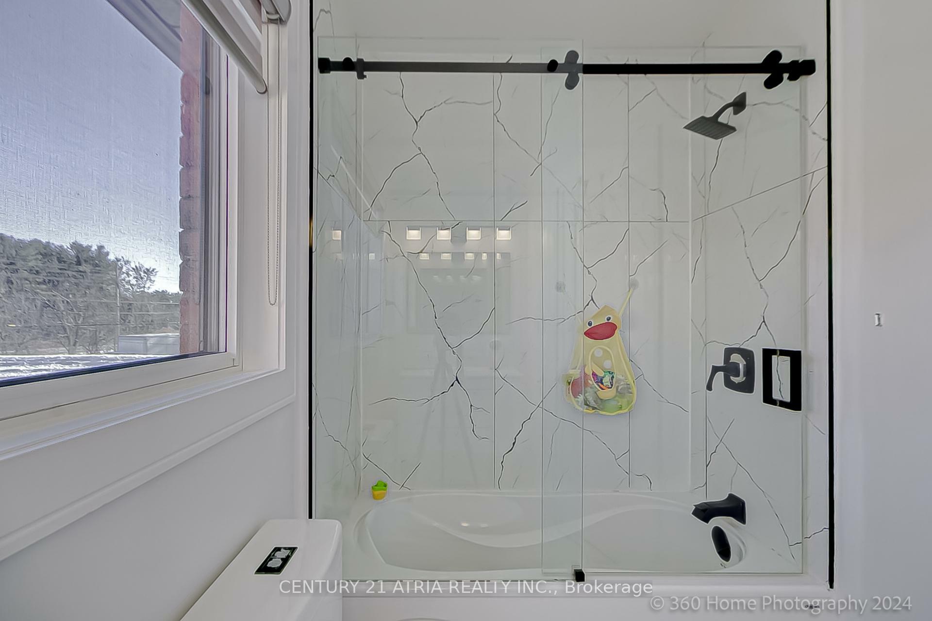 Property Photo: 220 Olde Bayview Avenue ON L4E 3E4