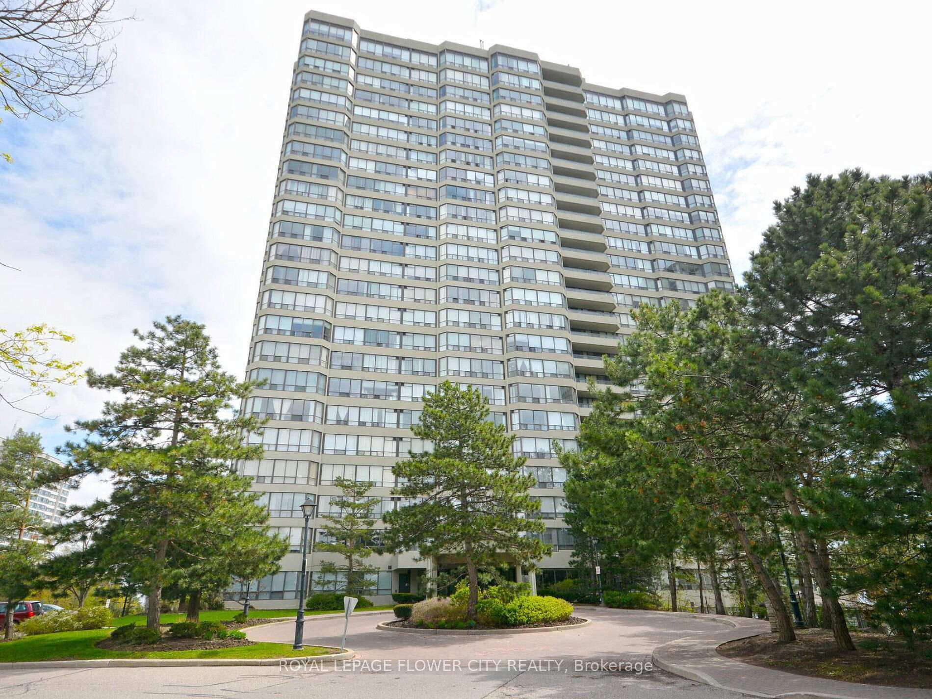 22 Hanover Road 710  Brampton ON L6S 5K7 photo