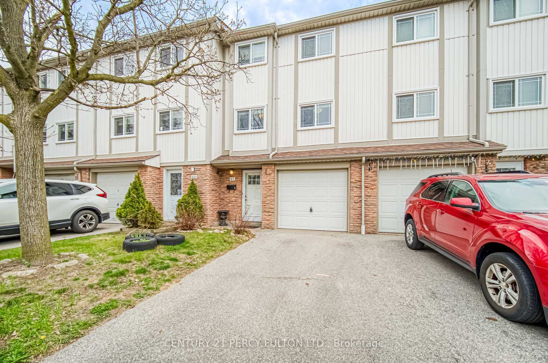 Property Photo: 141 Galloway Road 67 ON M1E 4X4