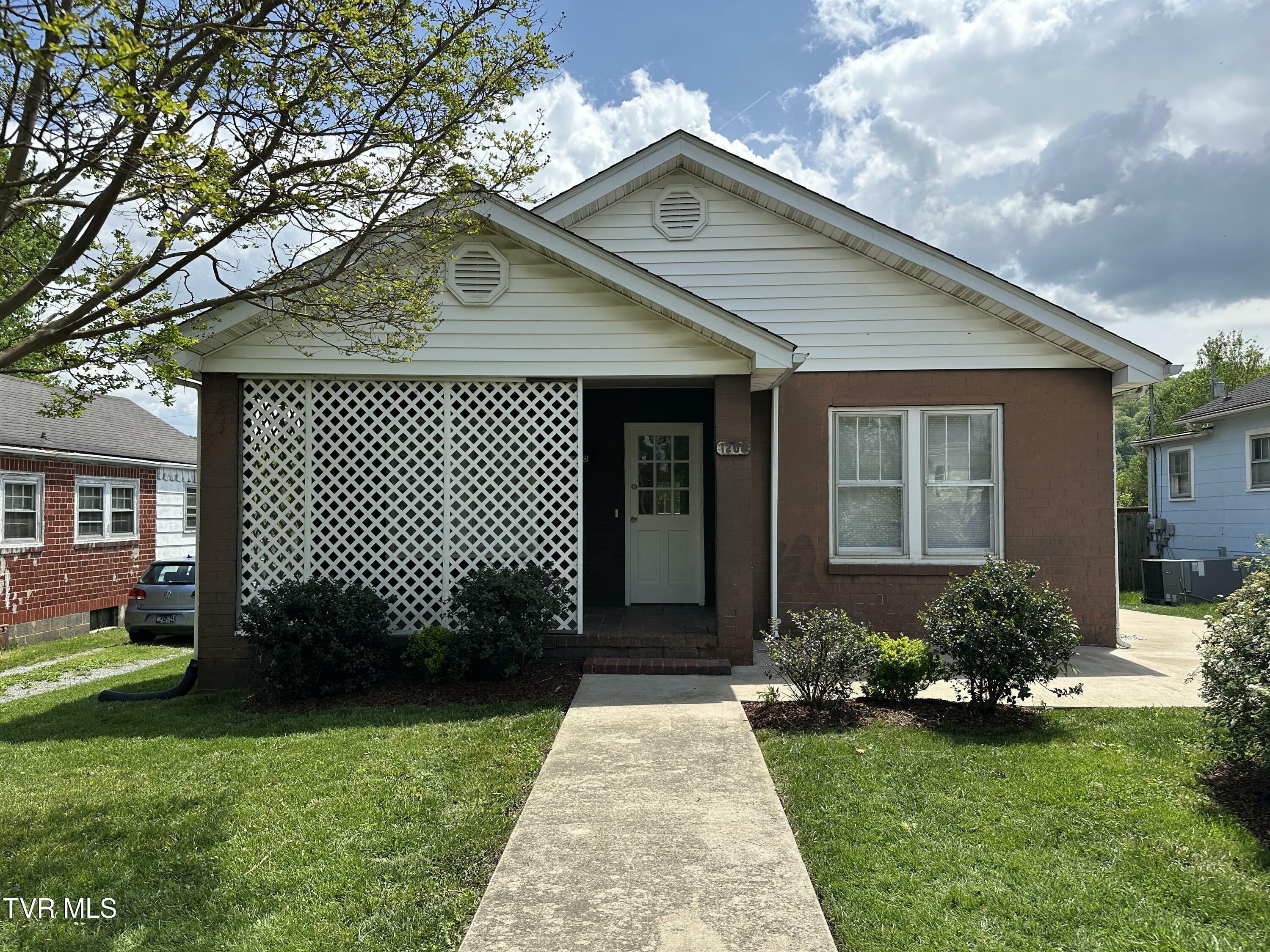 Property Photo: 1208 East Myrtle Avenue TN 37601