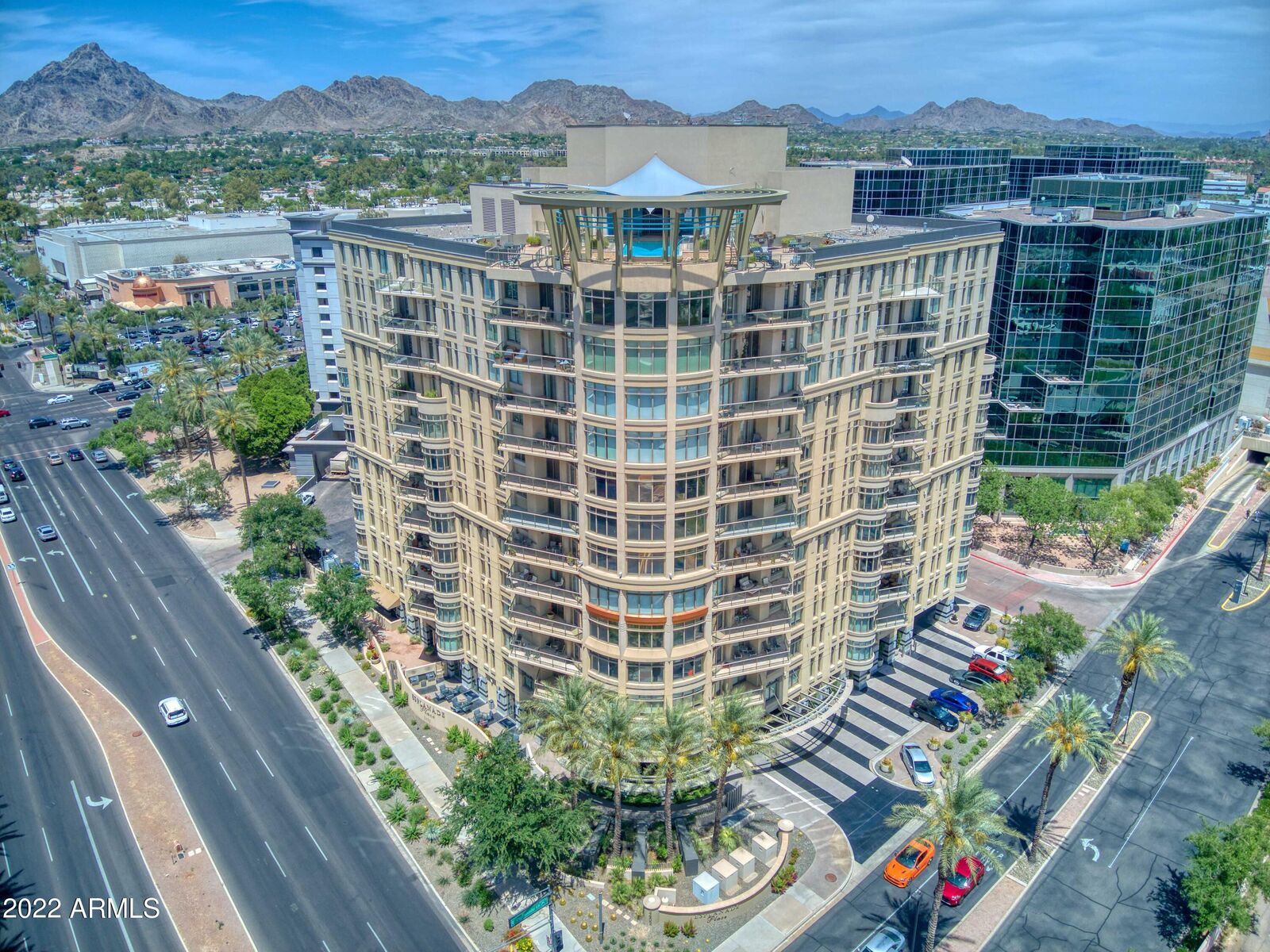 Property Photo: 2402 E Esplanade Lane 204 AZ 85016