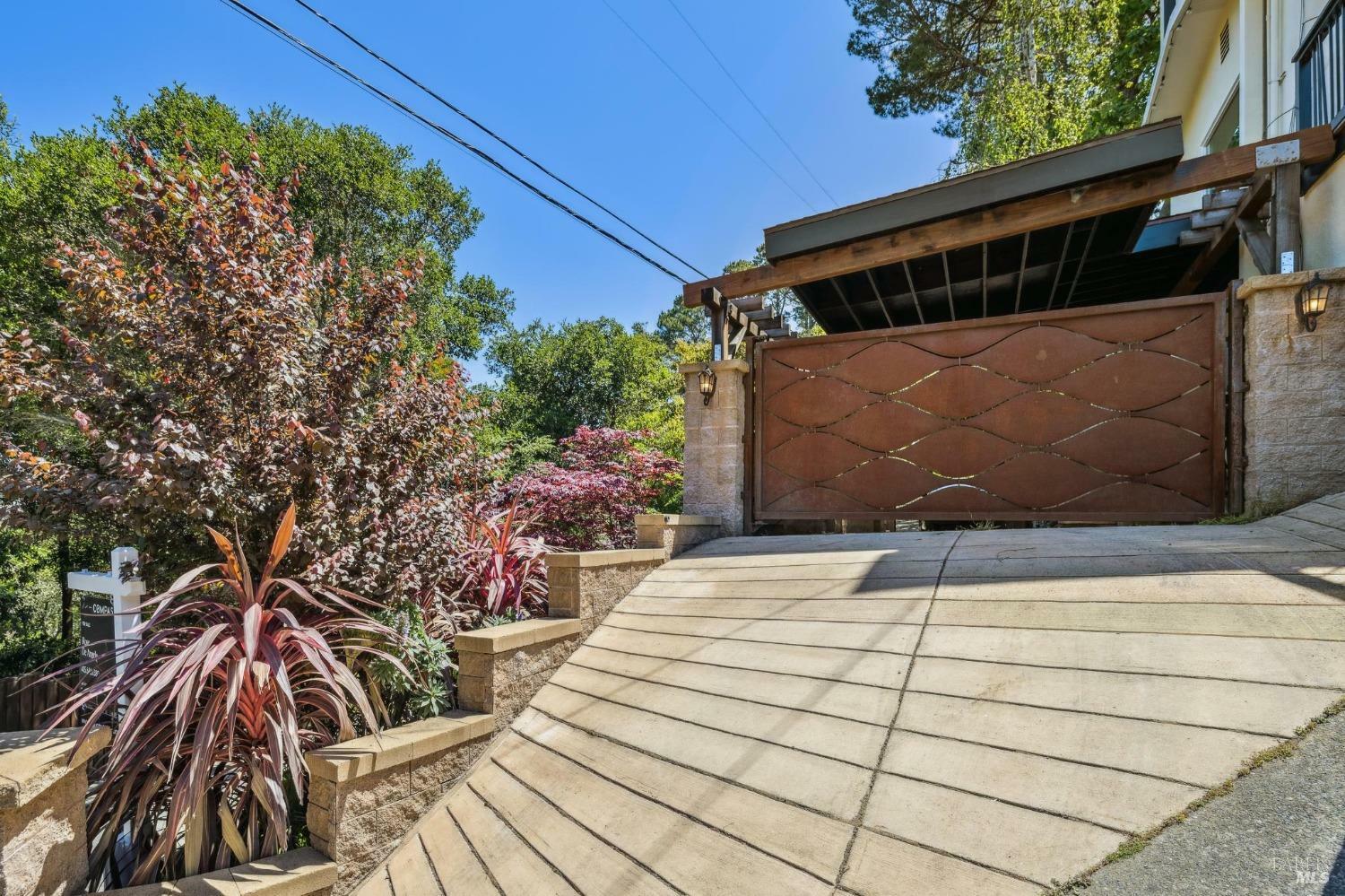 Property Photo: 466 Green Glen Way CA 94941