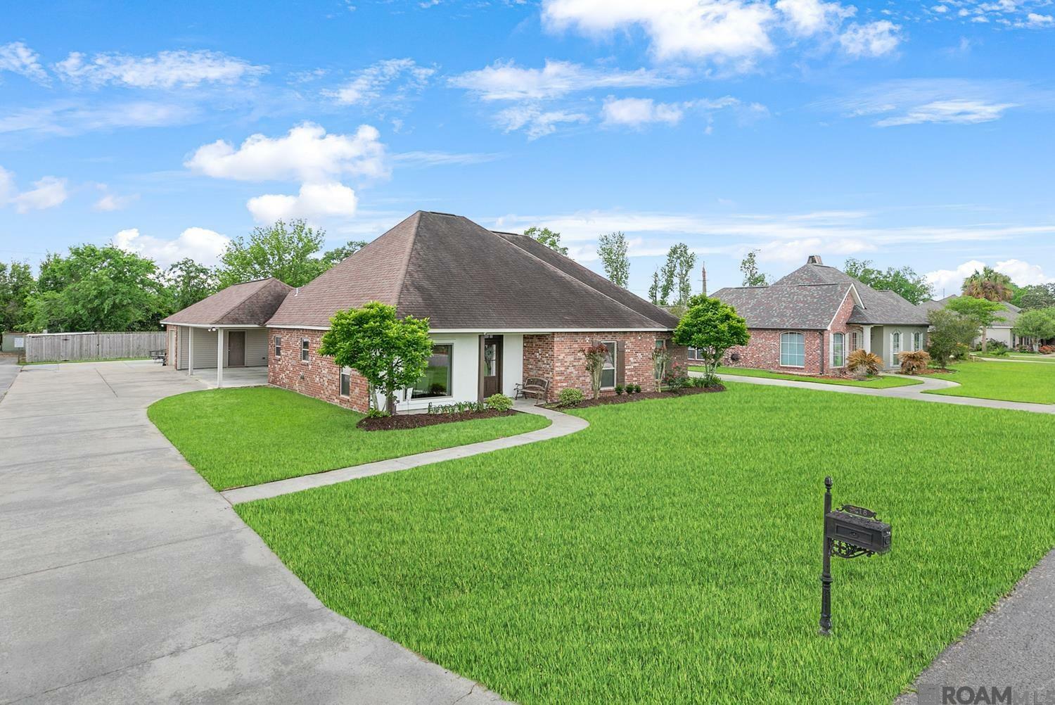8818 Wyeth Dr  Denham Springs LA 70706 photo