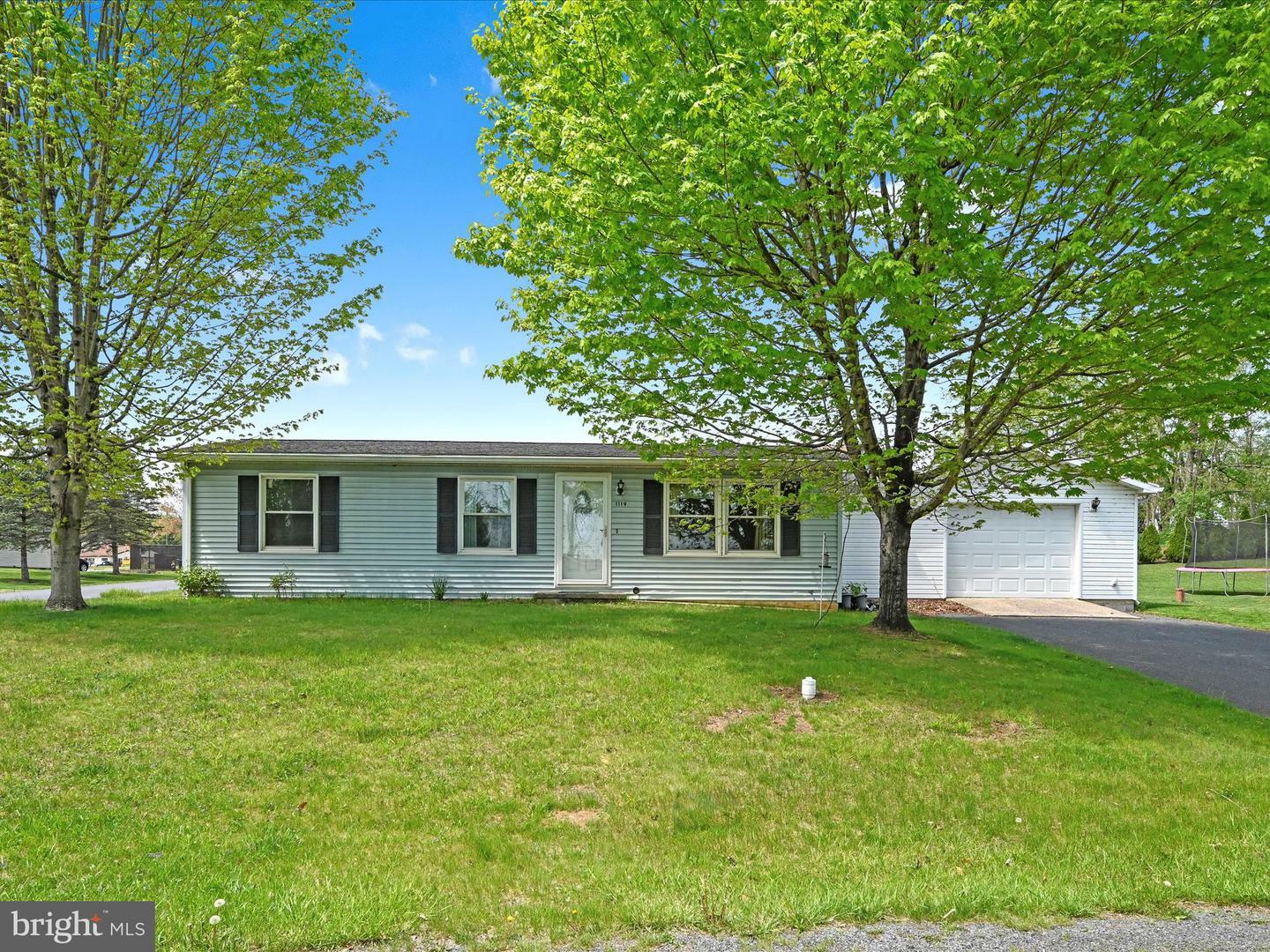 Property Photo: 1119 Leroy Drive PA 17074