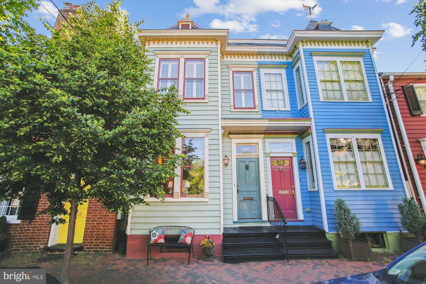 Property Photo: 509 1/2 S Fairfax Street VA 22314