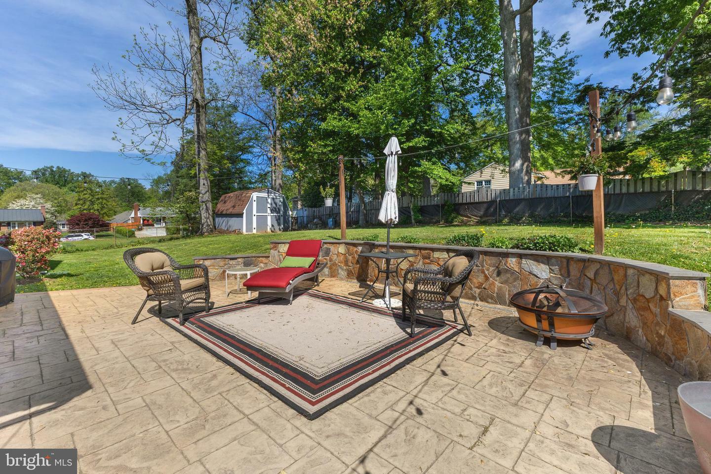 Property Photo: 7604 Hogarth Street VA 22151