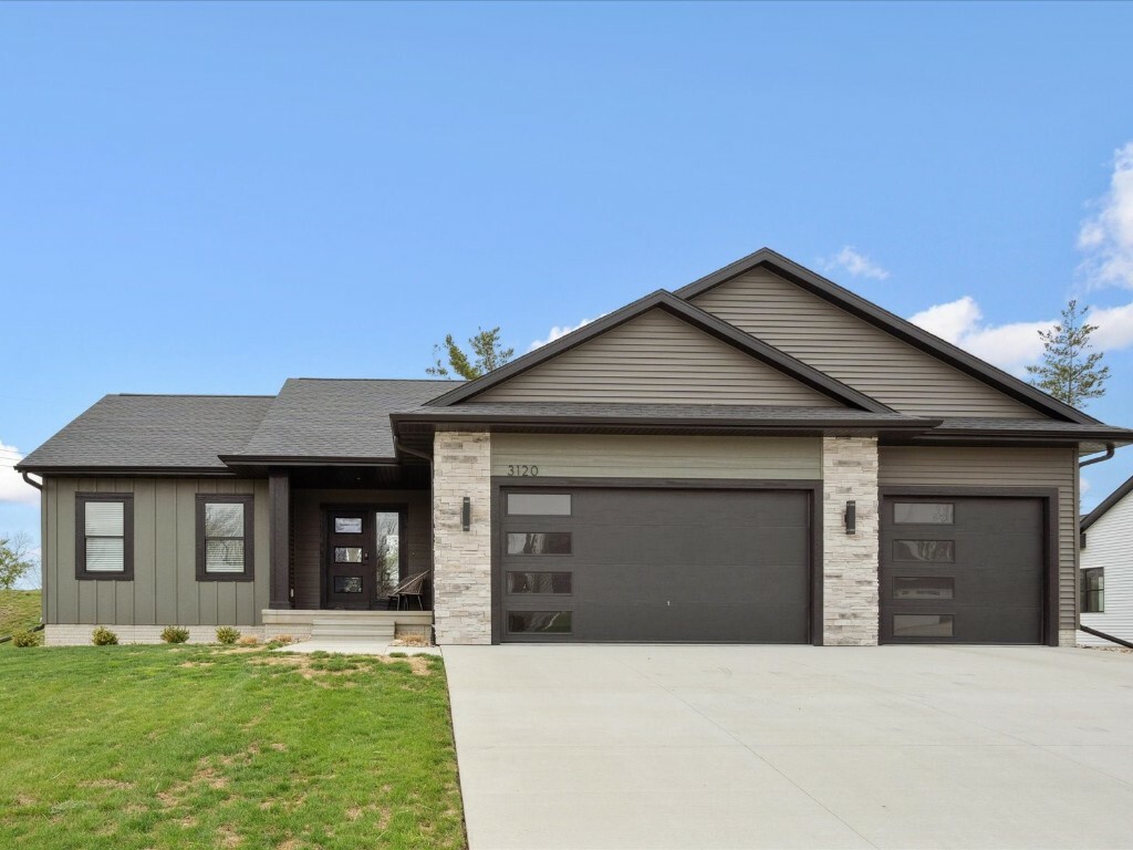 3120 Timber Ridge Court  Hiawatha IA 52233 photo