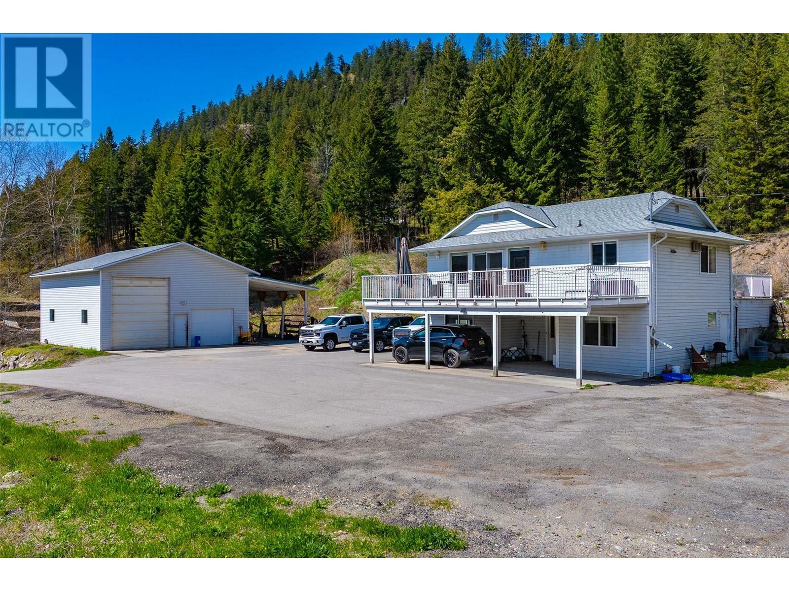Photo de la propriété: 7114 Goshawk Road BC V1P 1H9