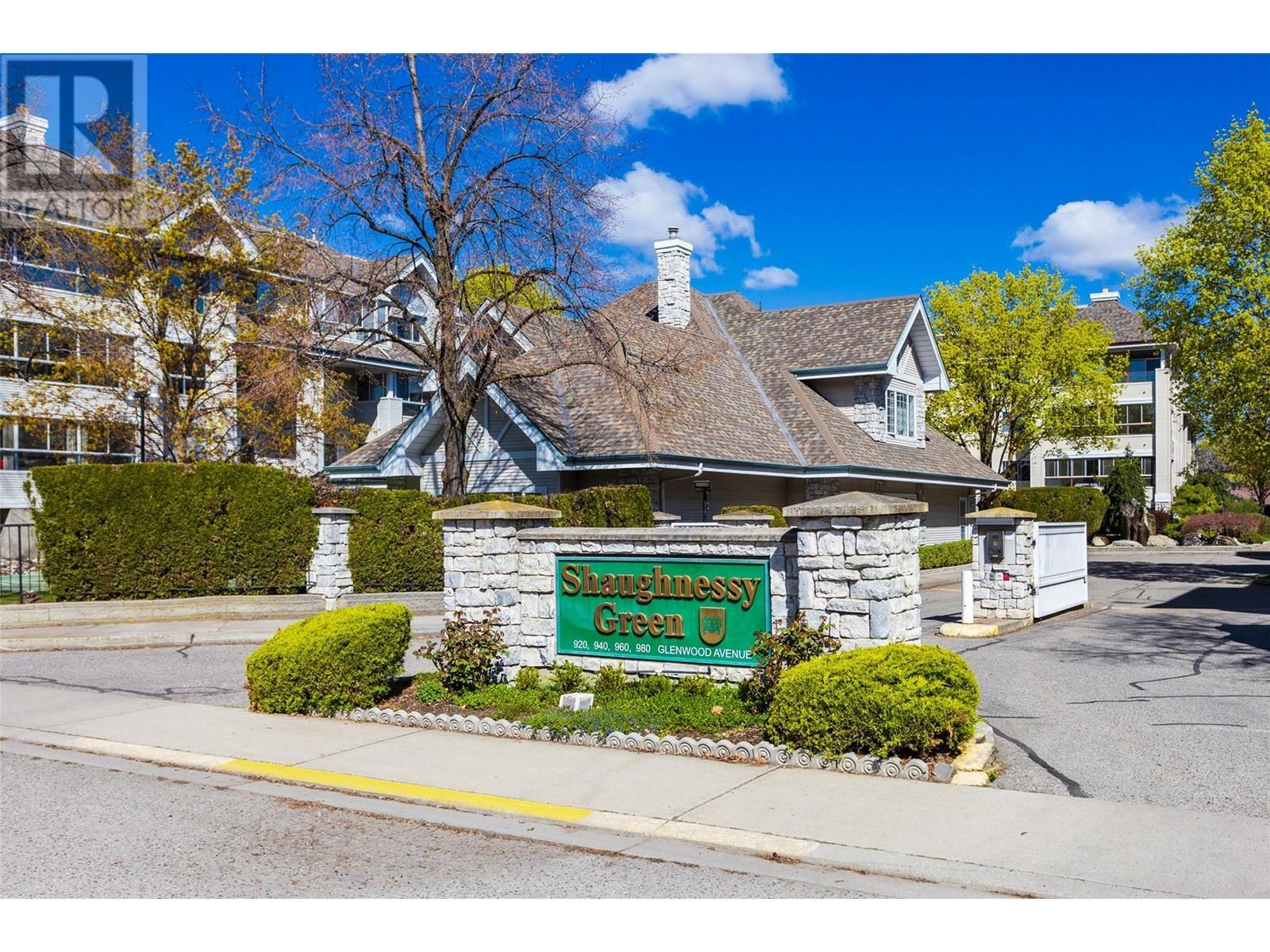 Property Photo:  980 Glenwood Avenue 302  BC V1Y 9P2 