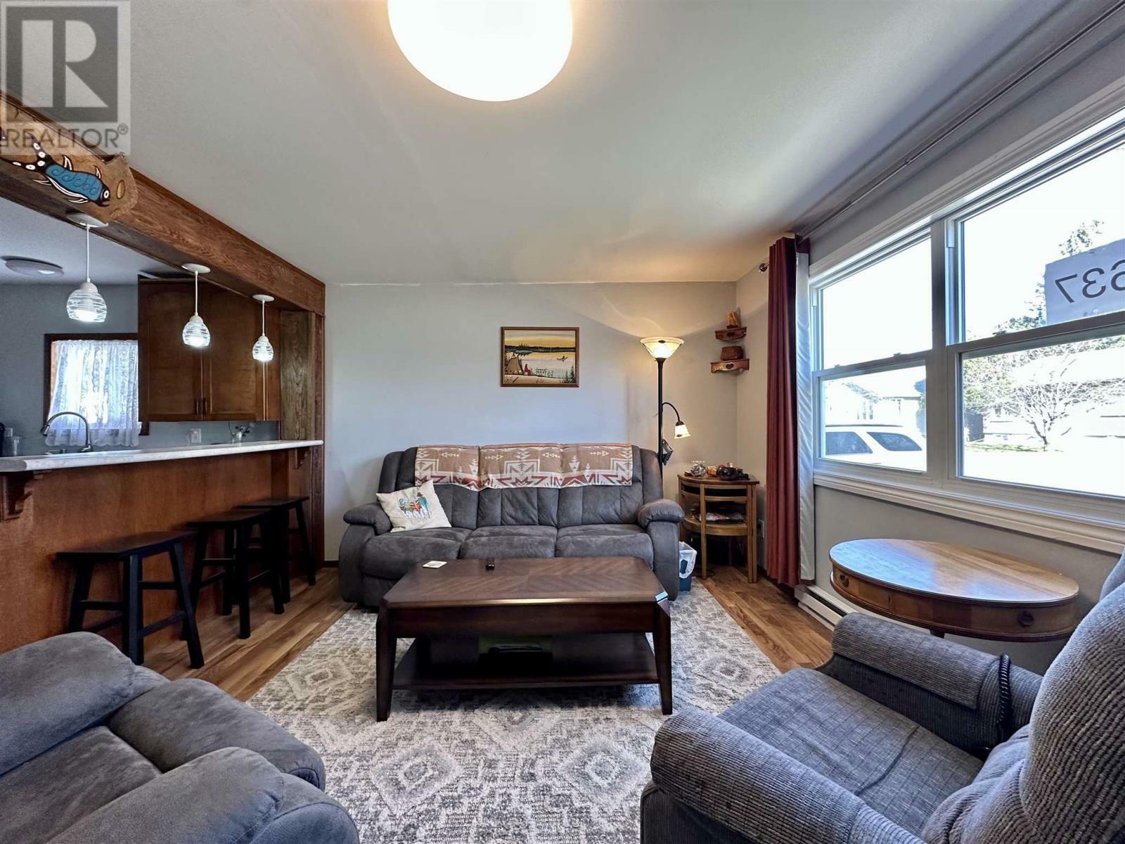 Property Photo: 637 Thompson St ON P9A 2W6