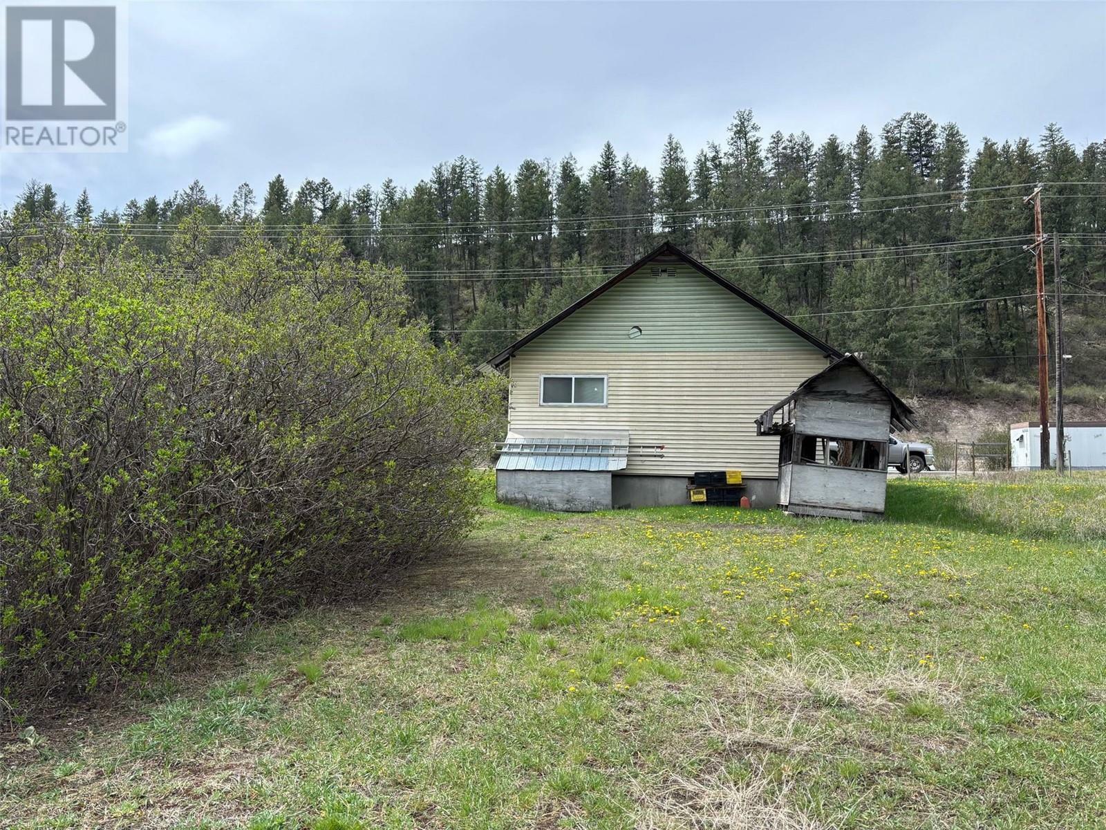 Property Photo: 4123 Highway 3 Highway BC V0H 1Y0