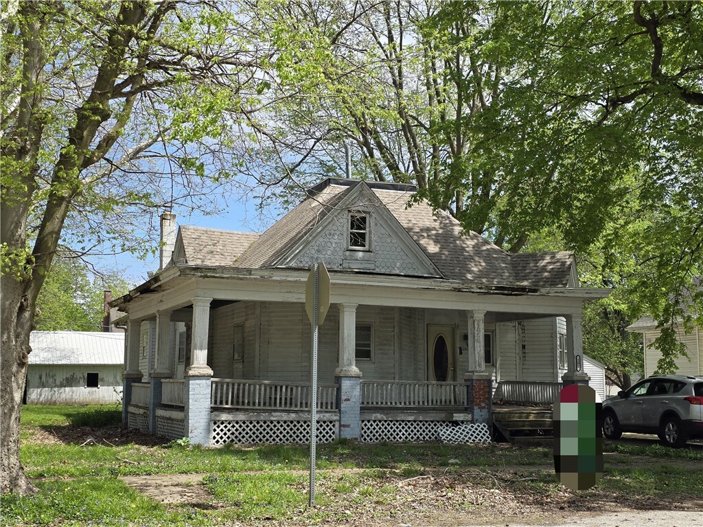 Property Photo: 202 S College Street IL 62513