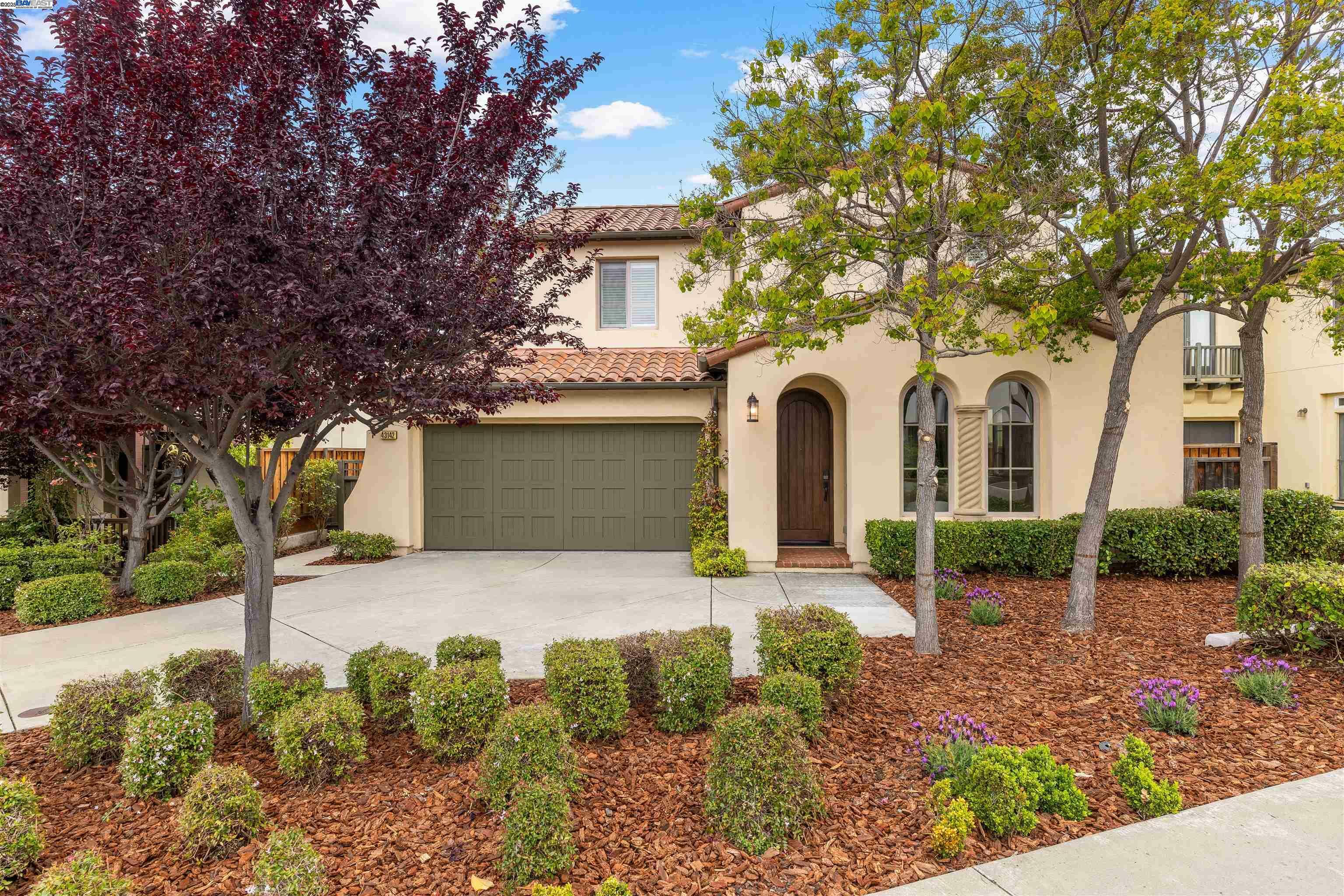 Property Photo: 43142 Palm Pl CA 94539