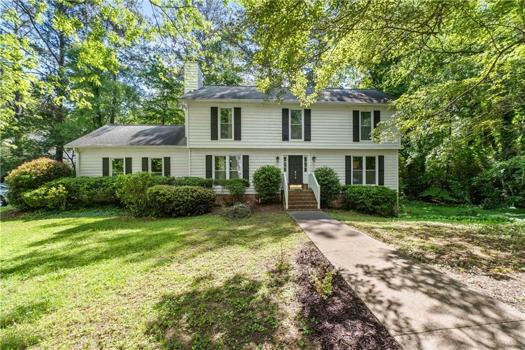 Property Photo: 411 Woodstone West Drive GA 30068