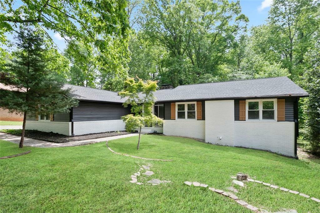 Property Photo: 831 Sweet Briar Lane SE GA 30094