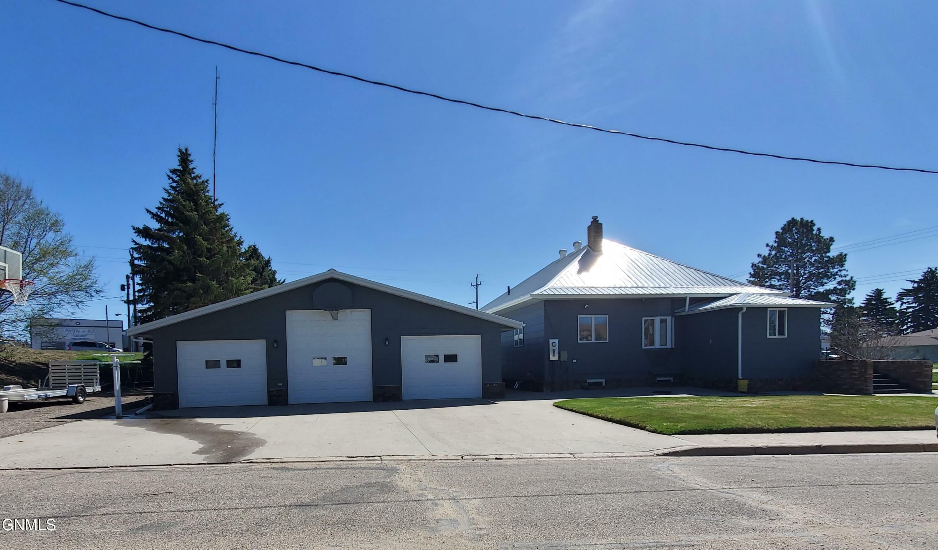Property Photo: 200 Sampson Avenue W ND 58552