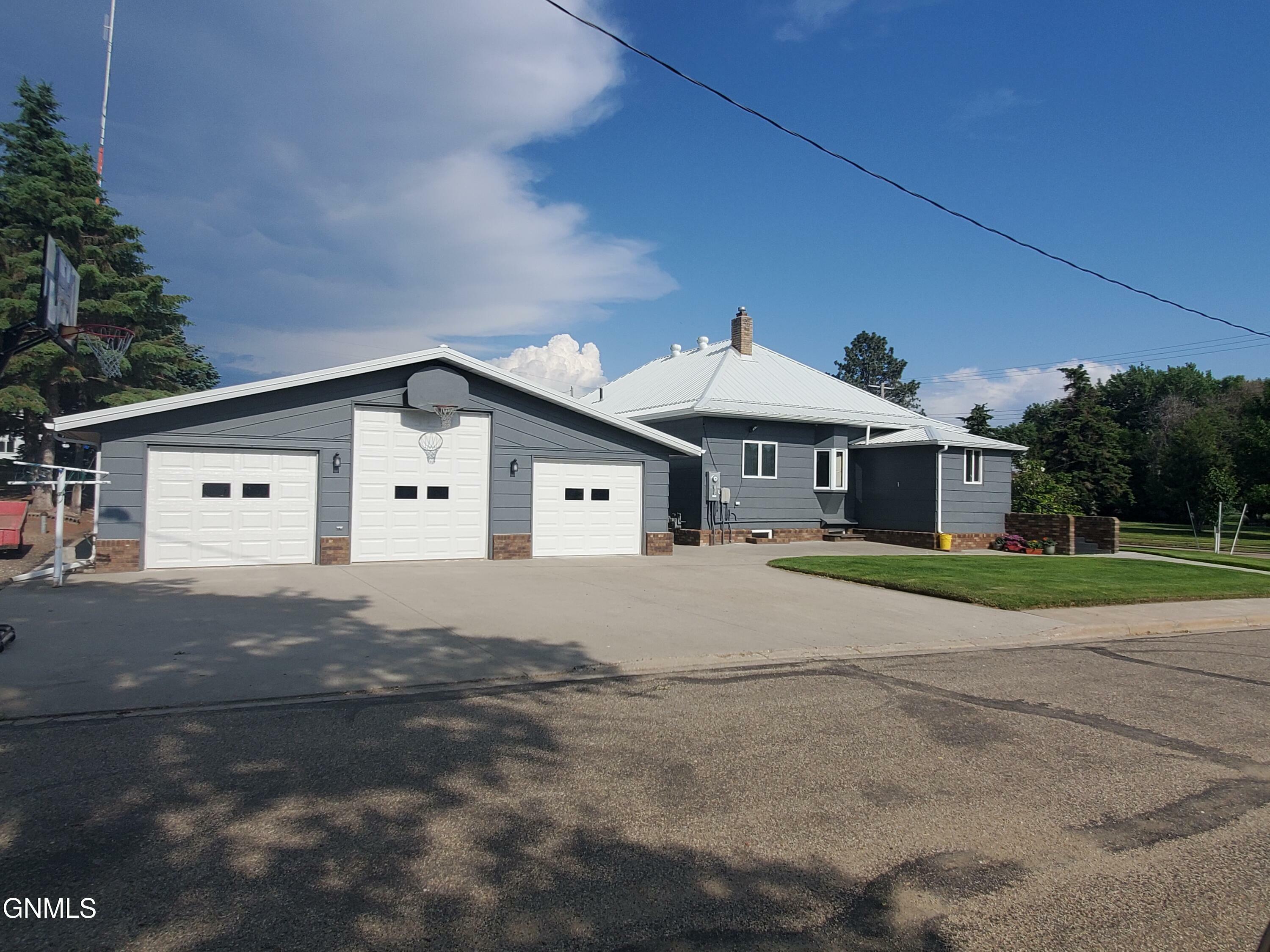 Property Photo: 200 Sampson Avenue W ND 58552