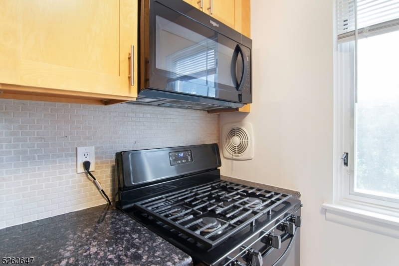Property Photo: 806 Morris Tpke E5 NJ 07078