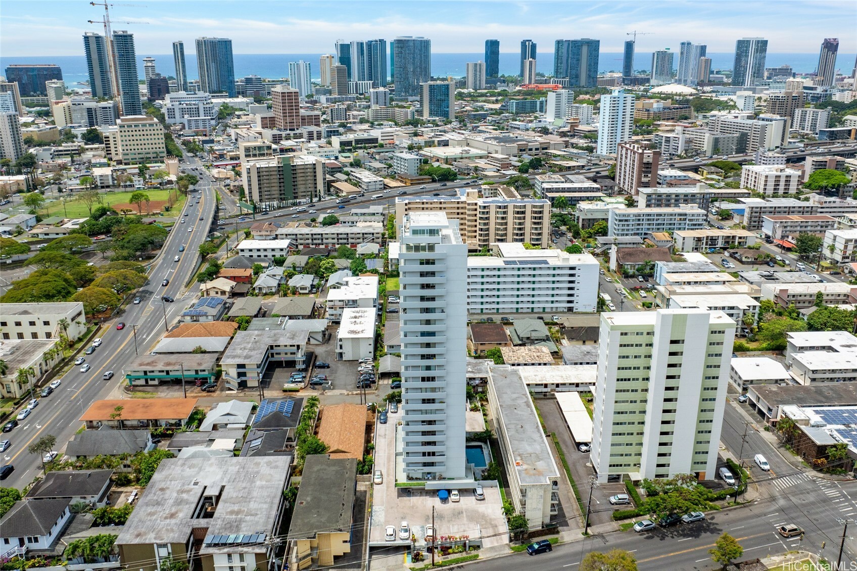 1325 Wilder Avenue 17  Honolulu HI 96822 photo