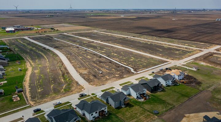Property Photo: 1001 Wild Oak Drive IA 50124