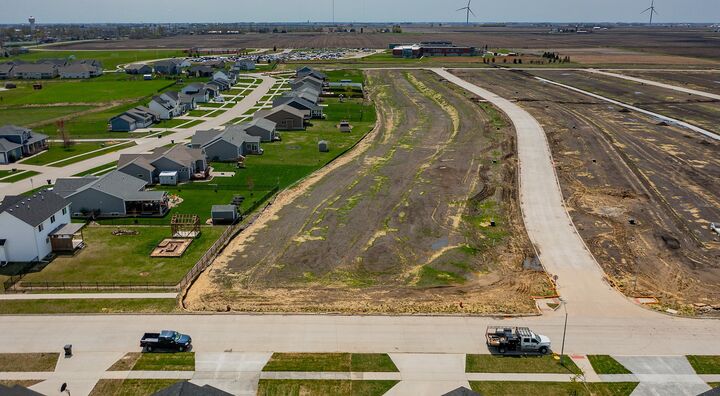 Property Photo: 1013 Wild Oak Drive IA 50124