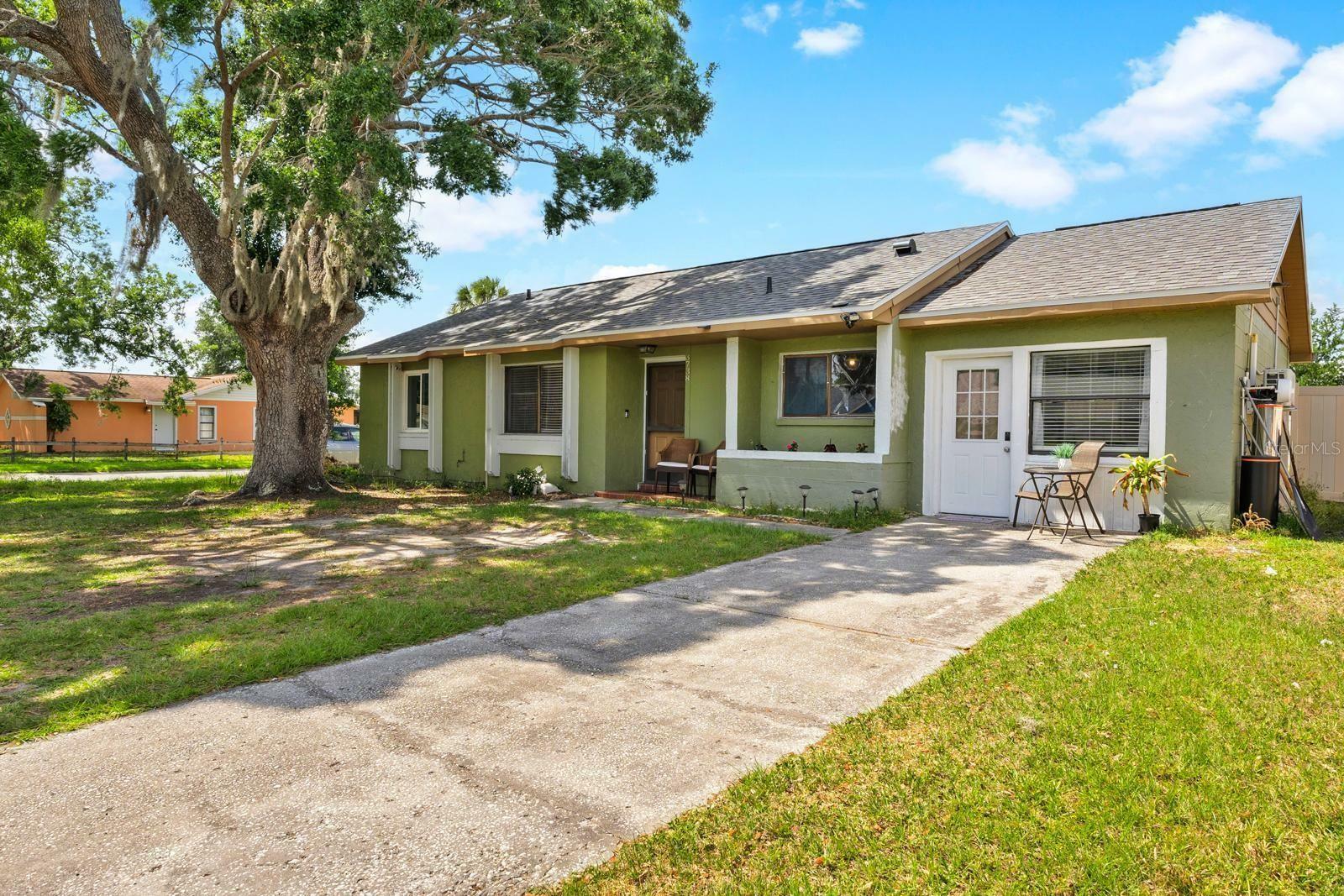 Property Photo: 3738 Coppertree Circle FL 33511