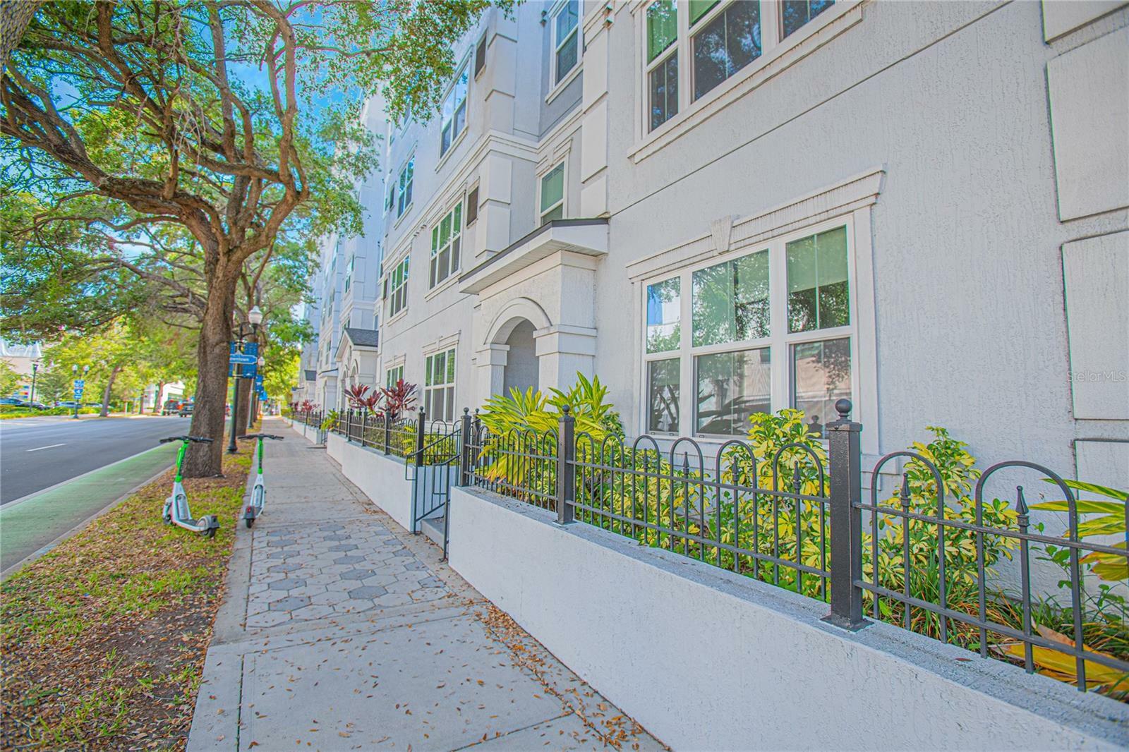 Property Photo:  204 E South Street 2061  FL 32801 