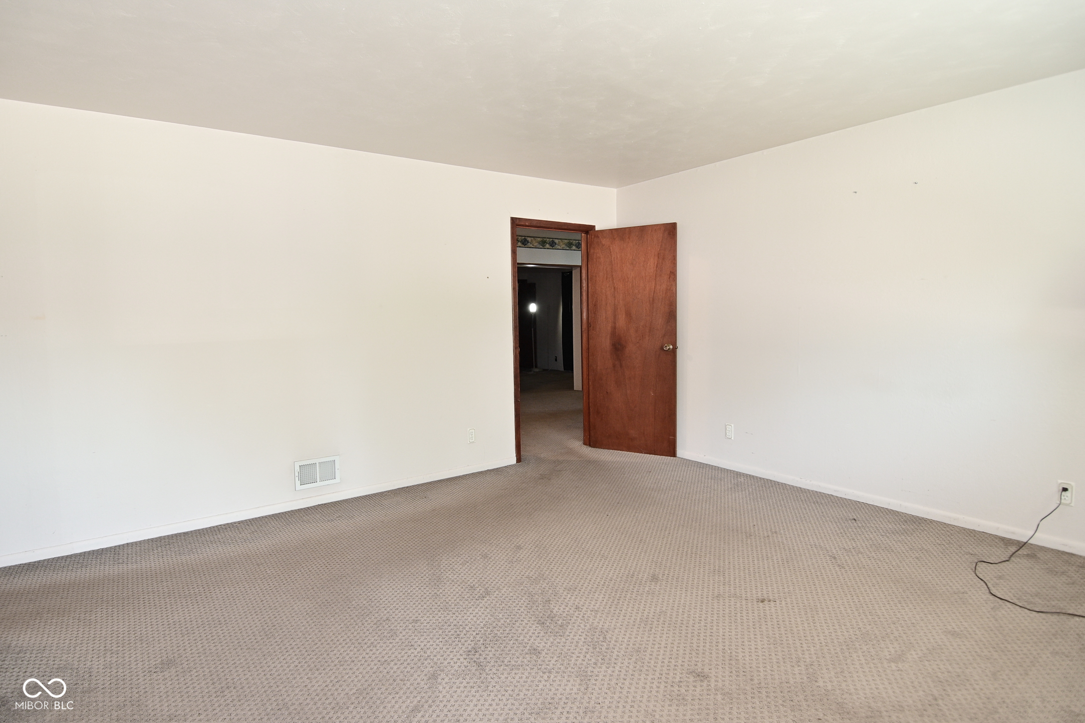 Property Photo: 2220 Radcliffe Avenue IN 46227