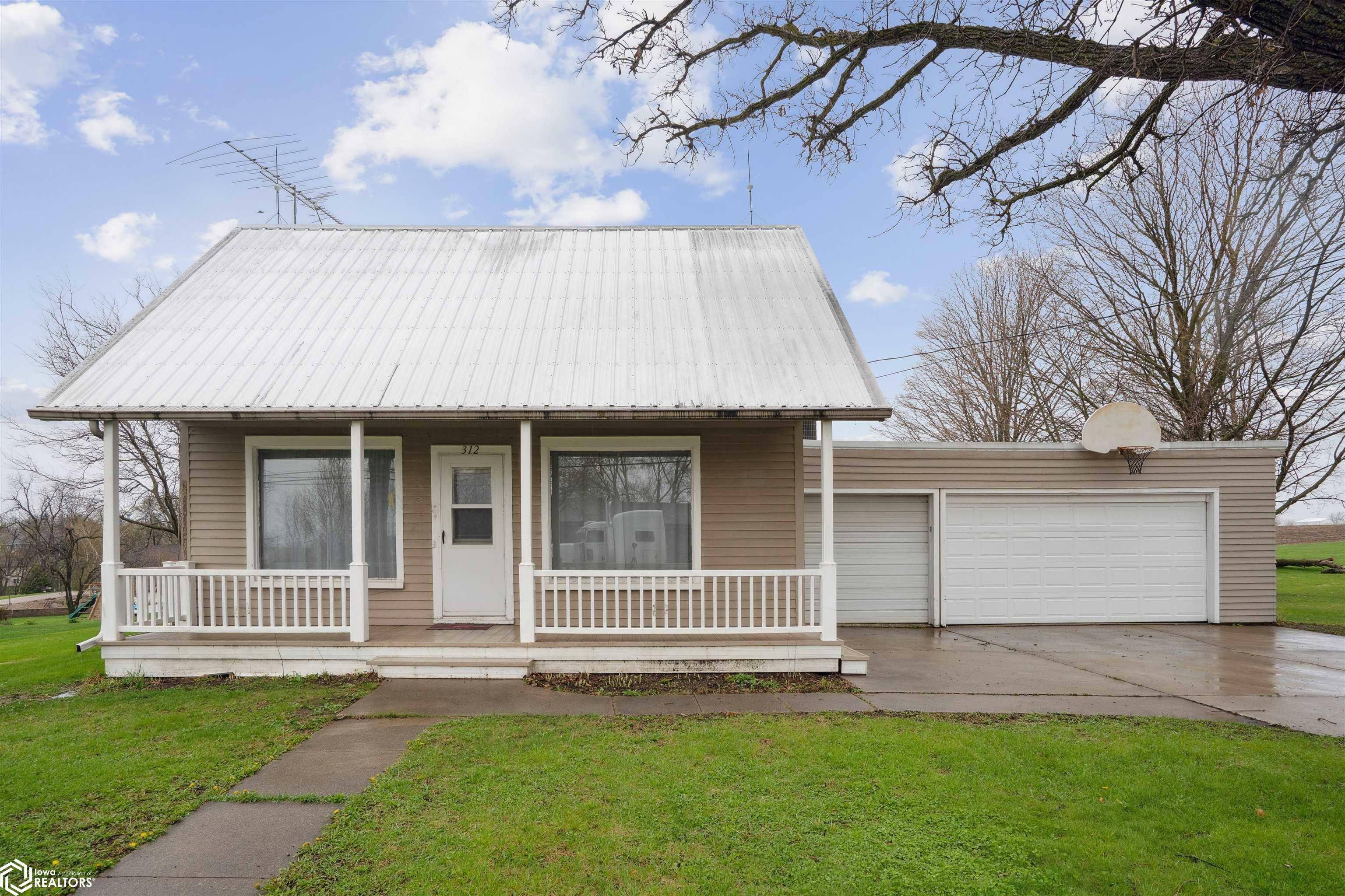 Property Photo: 312 W. 1st IA 50635