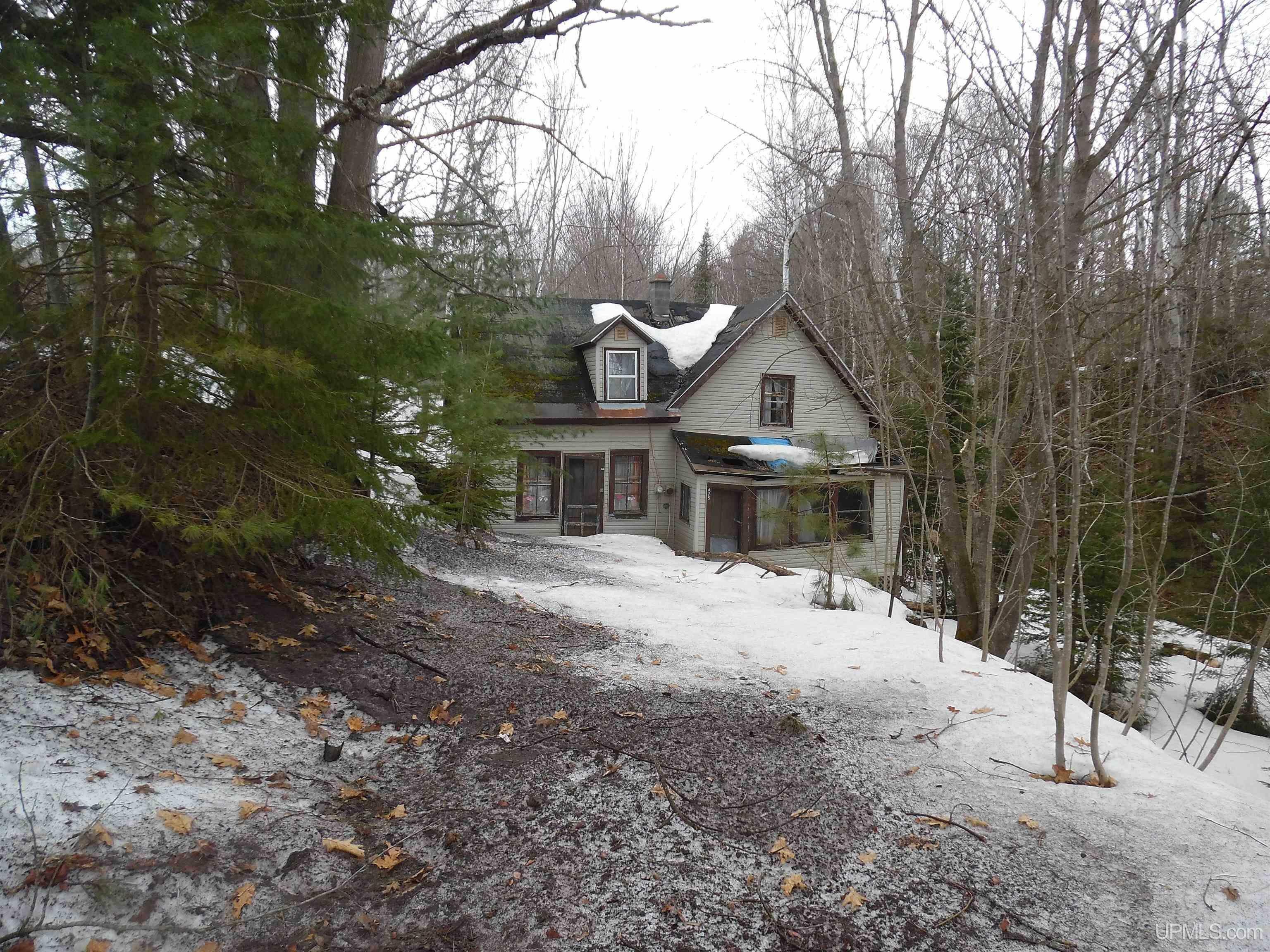 Property Photo: 475 Poplar Street MI 49945