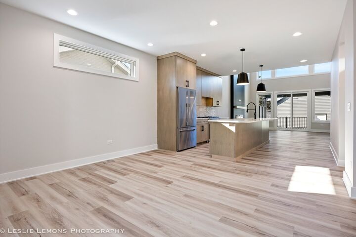 Property Photo: 827 N Ellsworth Street IL 60563
