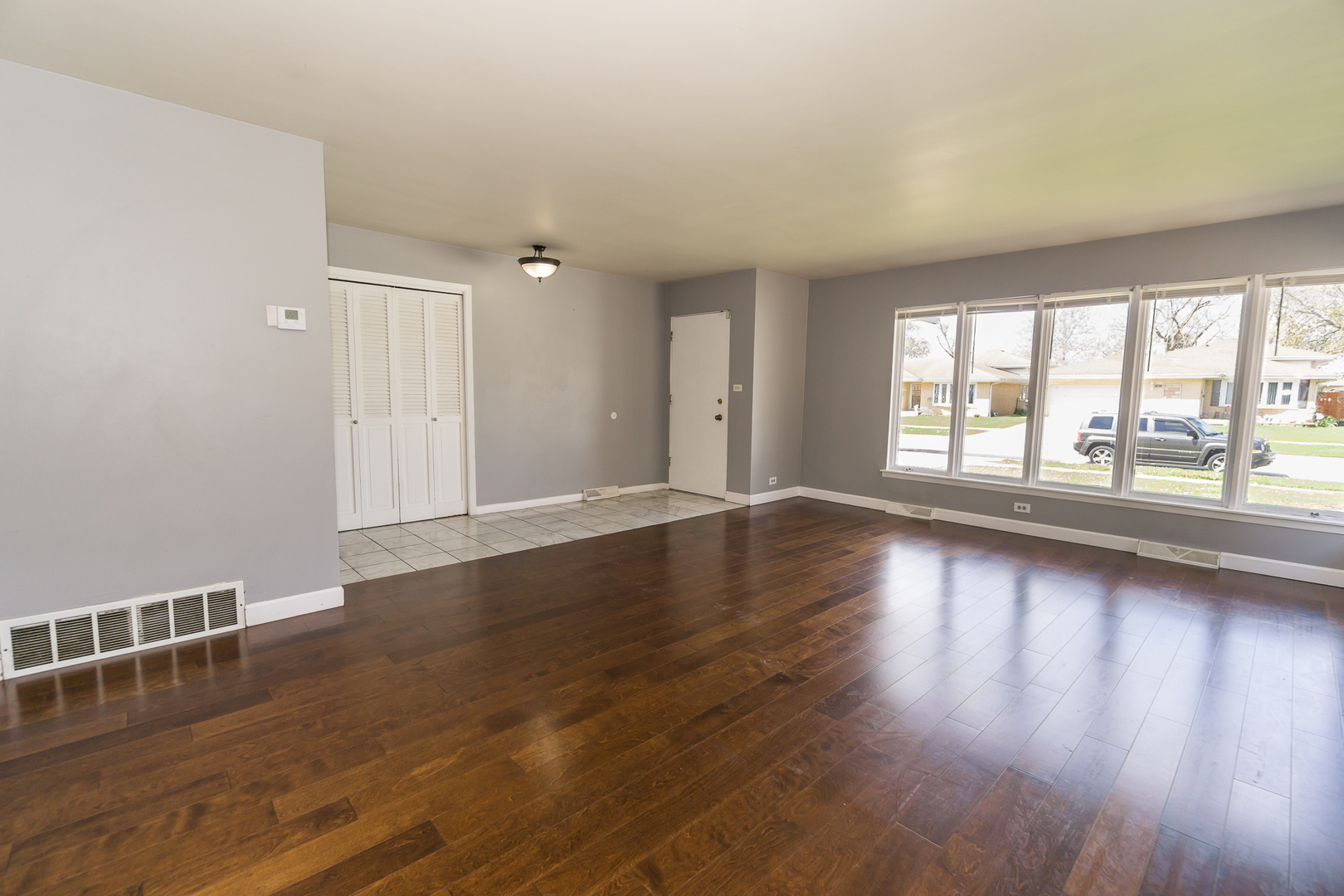 Property Photo: 2913 Kensington Avenue IL 60154