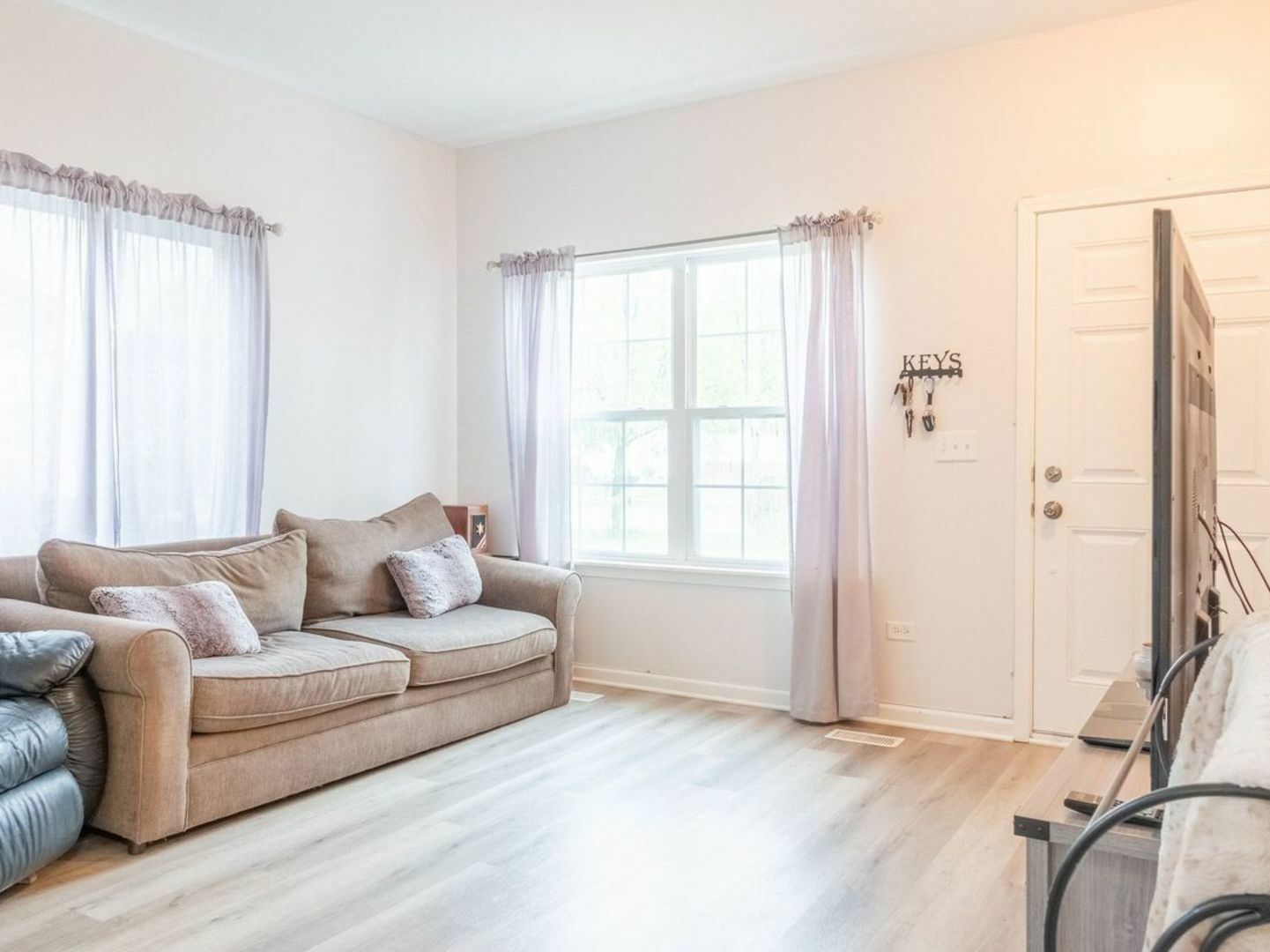Property Photo: 2714 Hoffman Street IL 60545