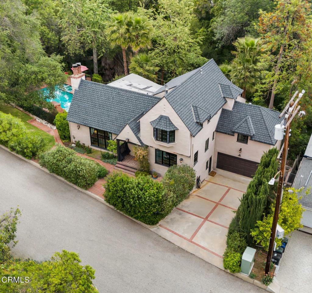 Property Photo: 1602 Golf Club Drive CA 91206