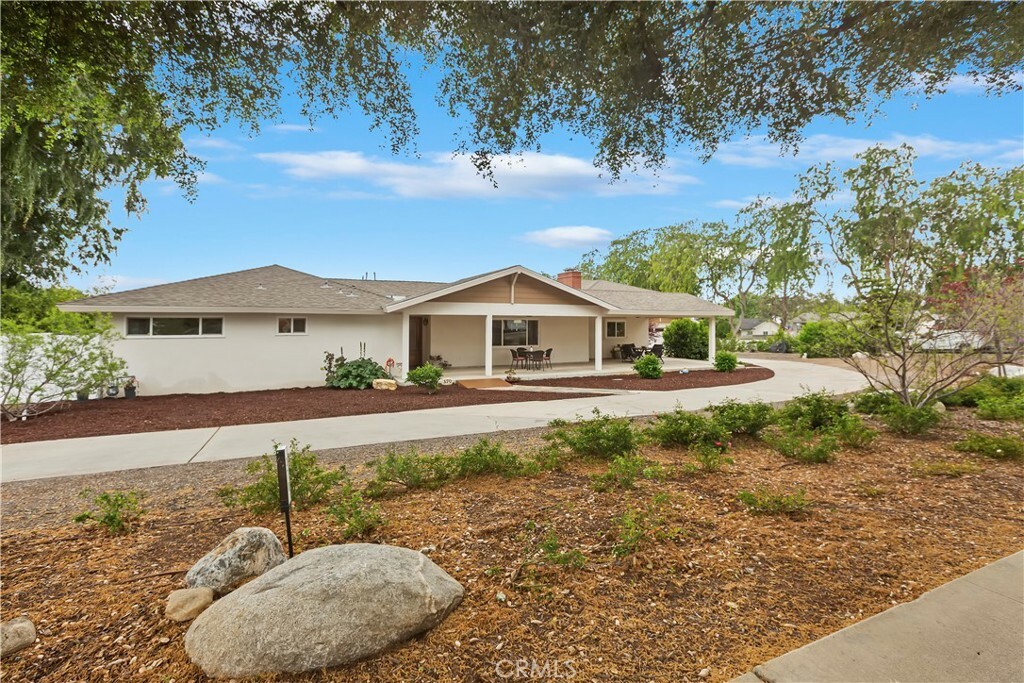 Property Photo: 370 W 13th Street CA 91786