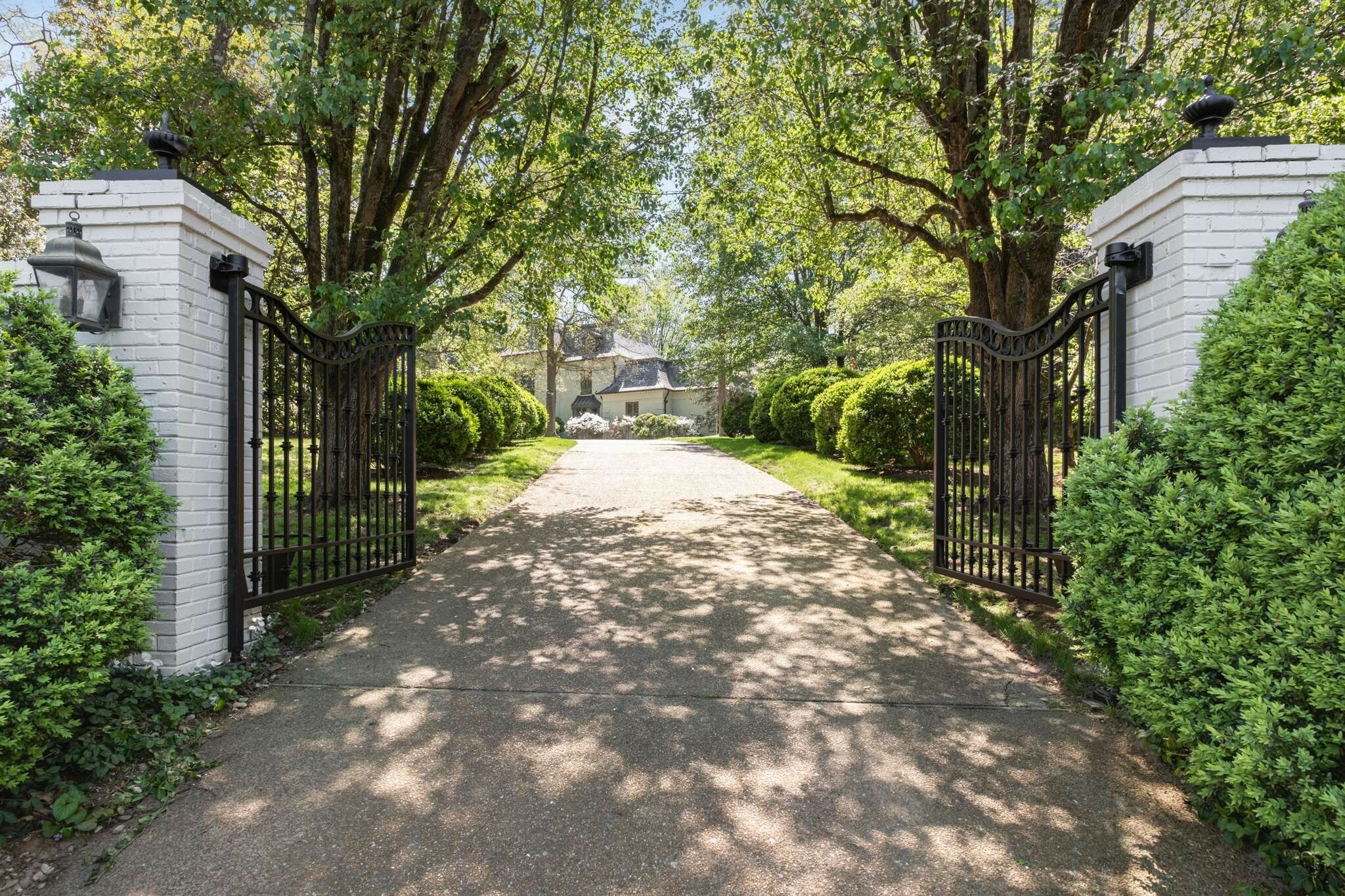 Property Photo: 303 Lynnwood Blvd TN 37205