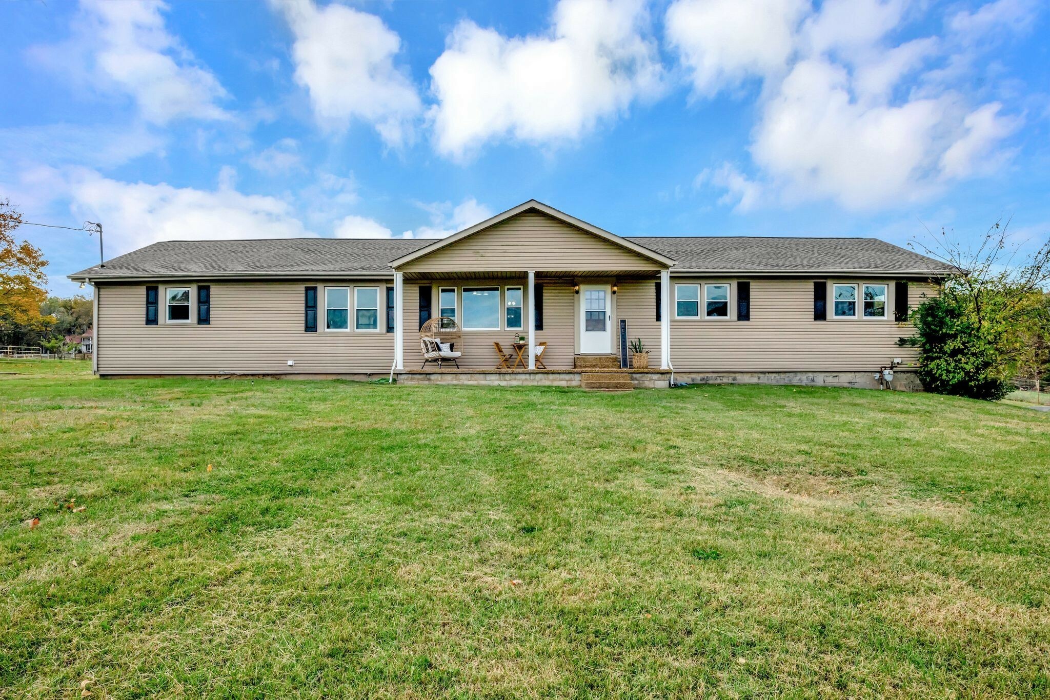 Property Photo: 905 Town Branch Rd TN 37036