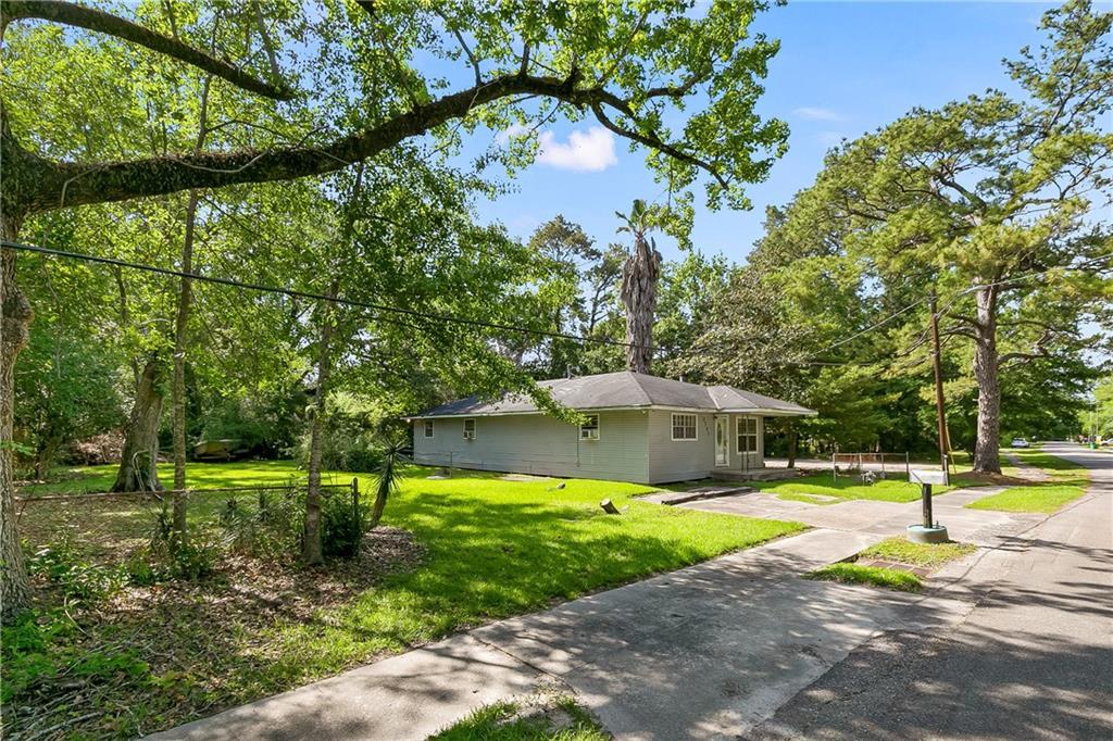 Property Photo:  2751 Washington Avenue  LA 70458 