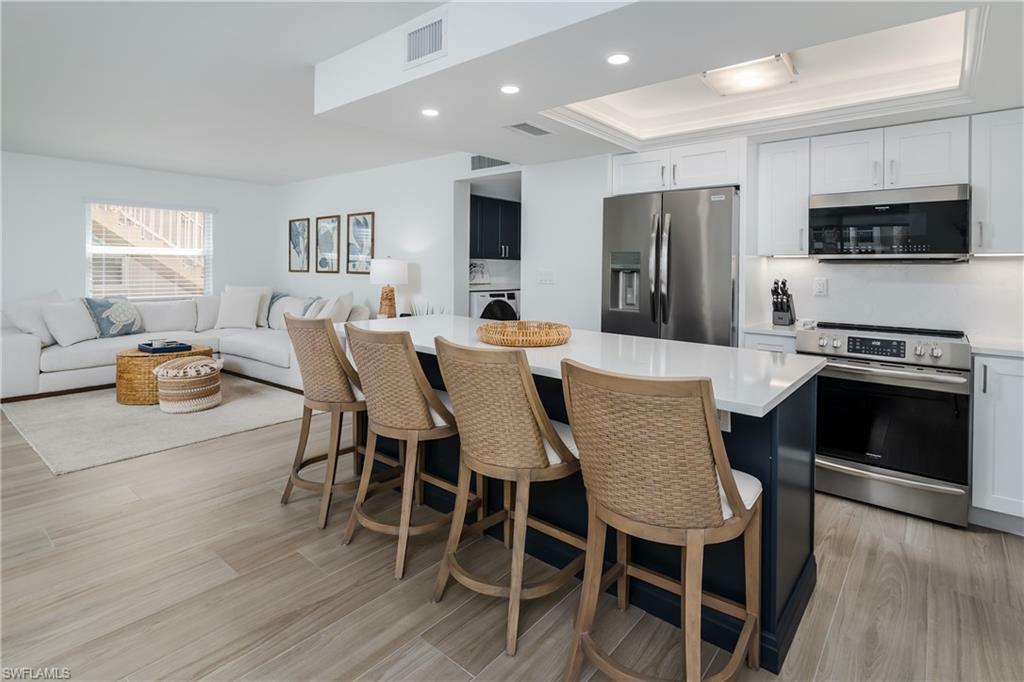 Property Photo: 1549 Sandpiper St 5 FL 34102