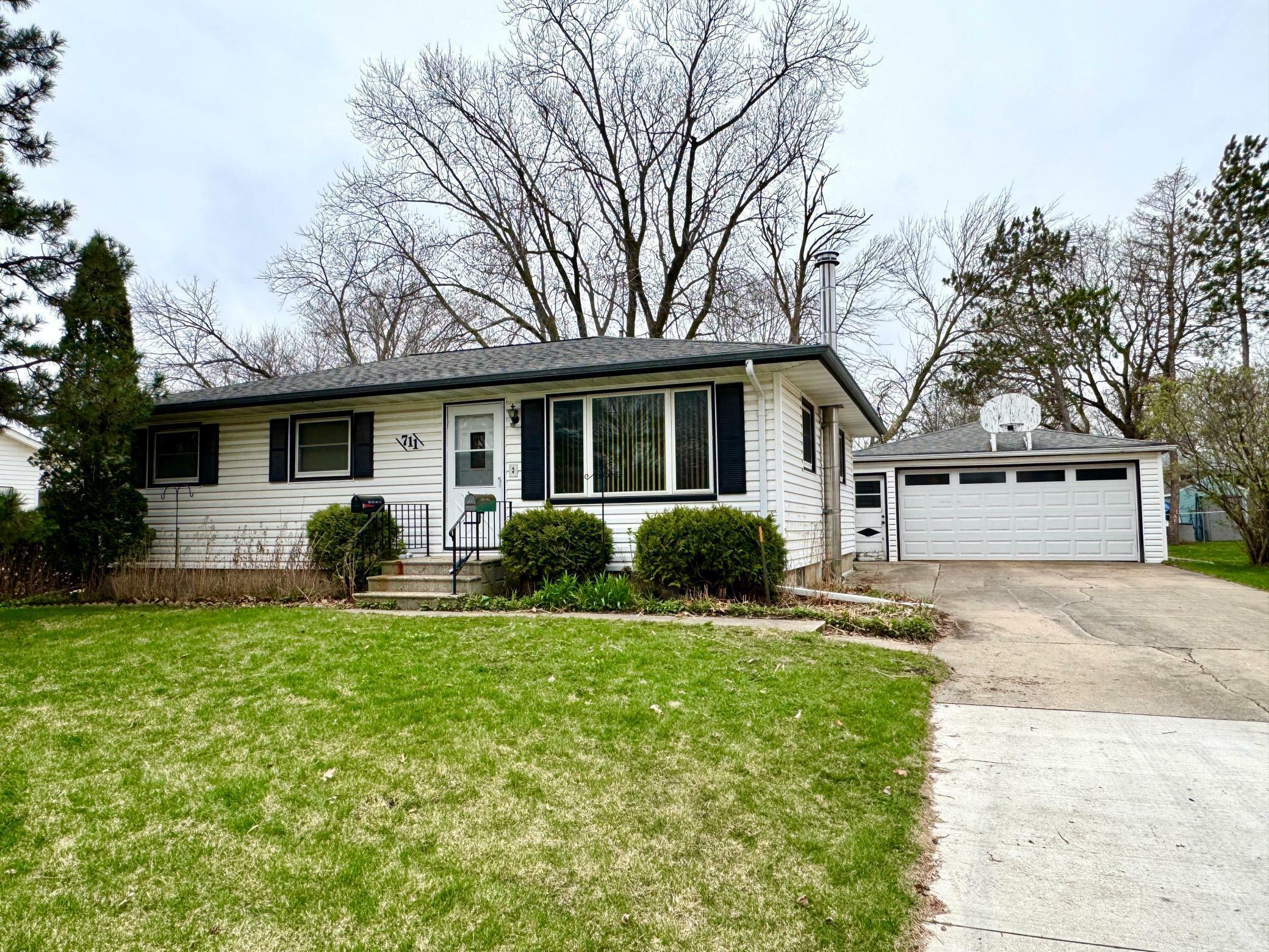 Property Photo: 711 5th Avenue SE MN 55976