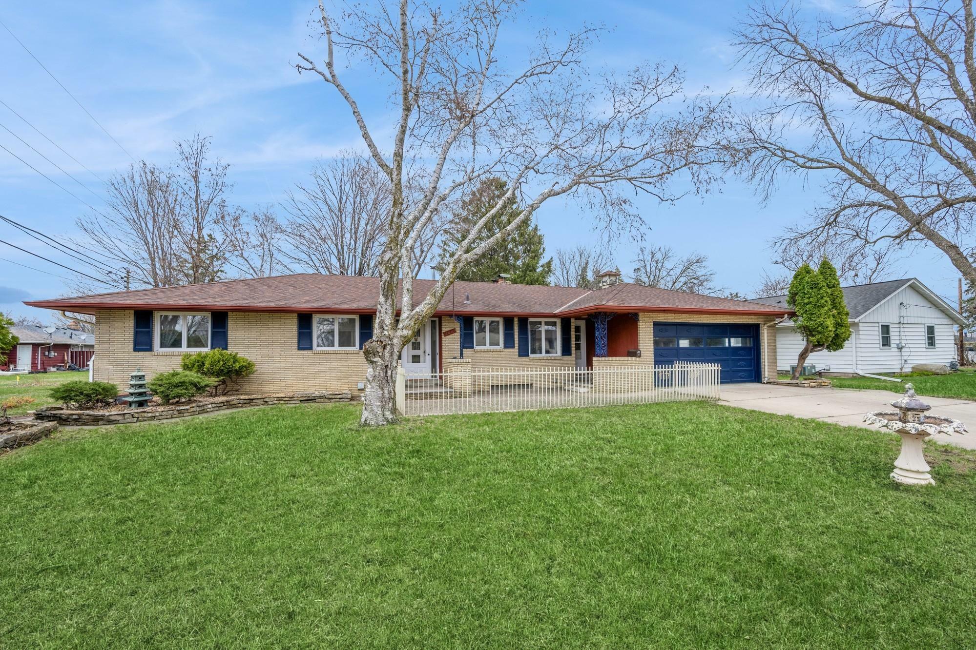 Property Photo: 5010 48th Avenue N MN 55429