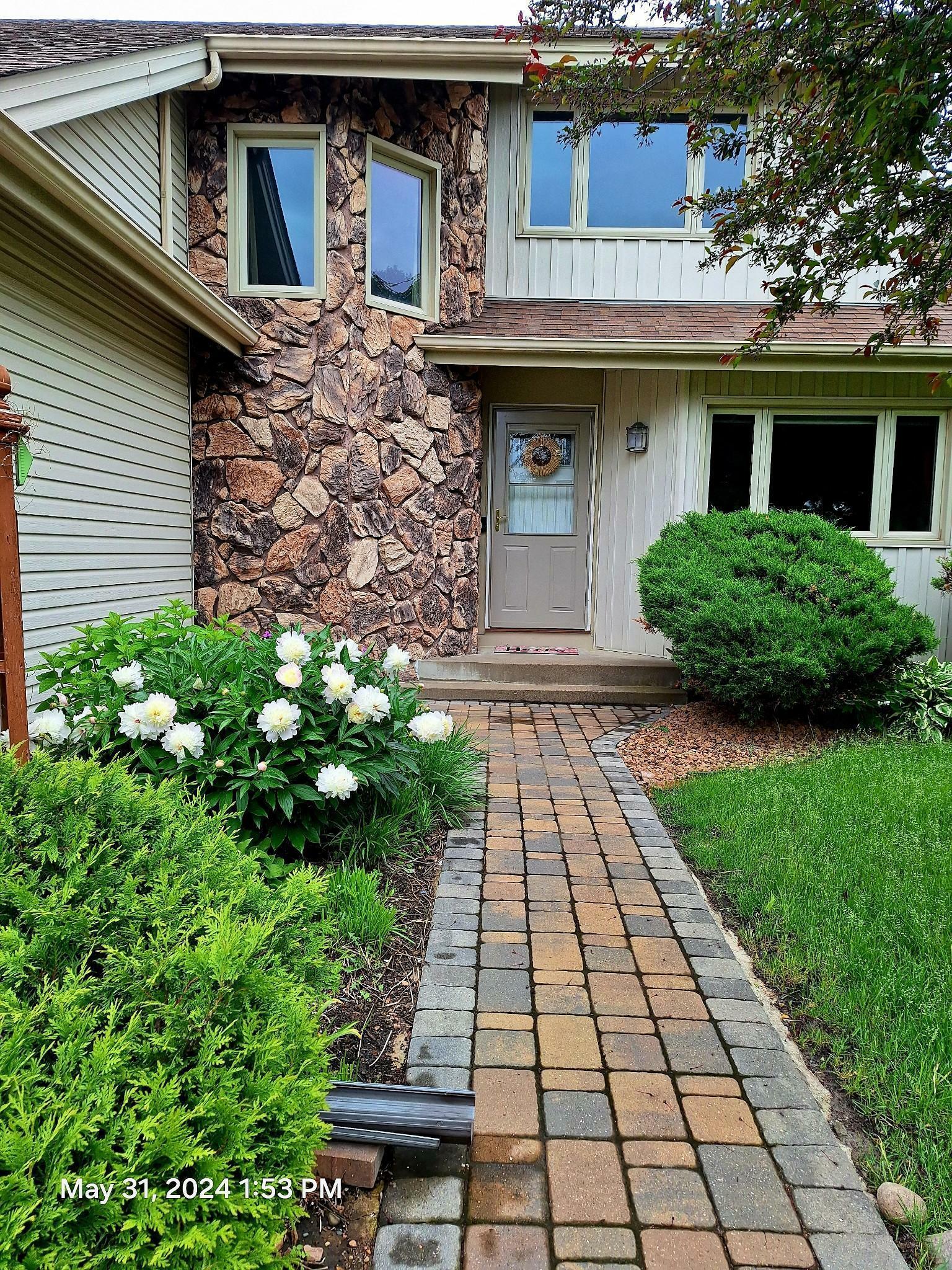 Property Photo: 4670 Deerwood Lane N MN 55442
