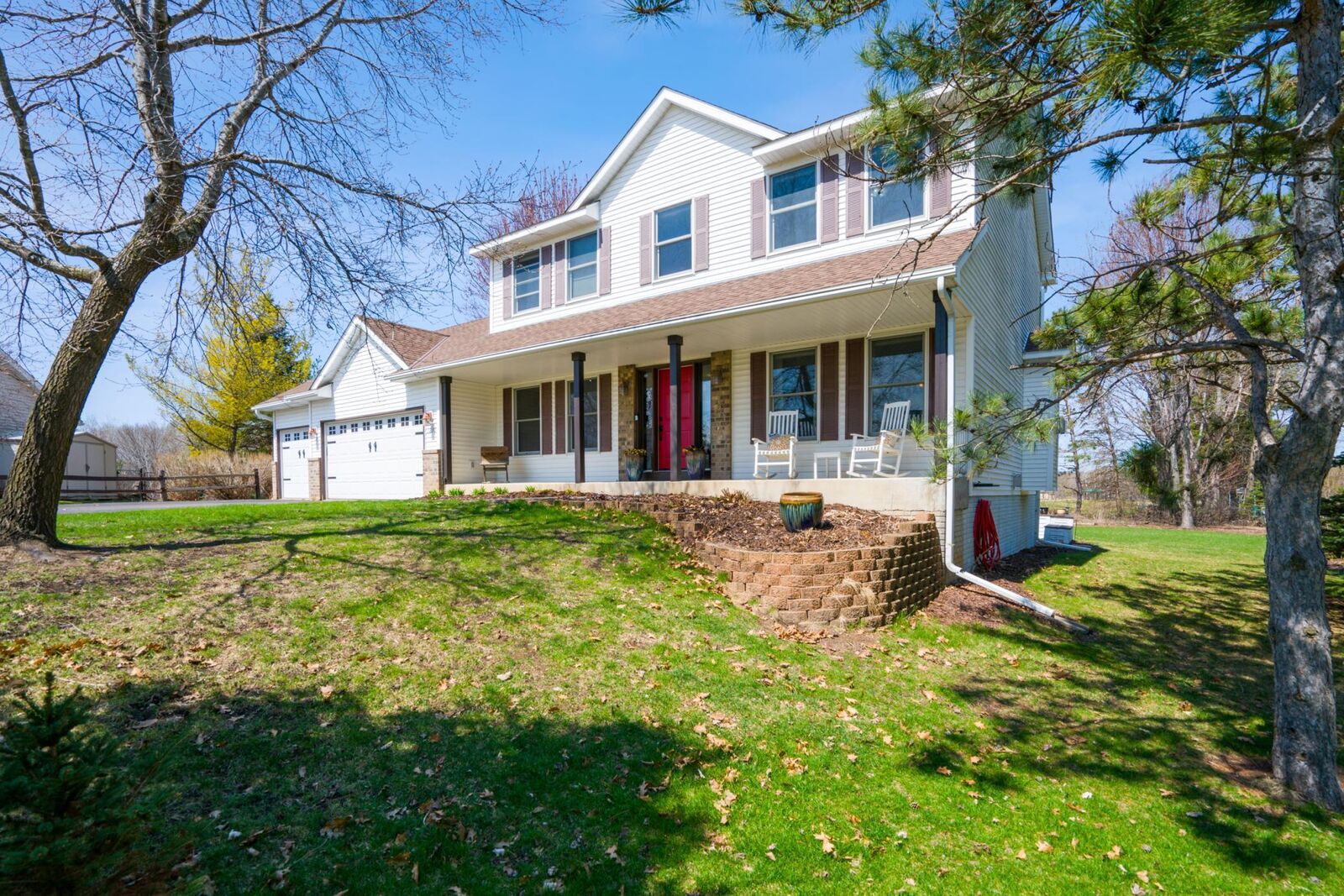 Property Photo: 1230 Creekside Crossing MN 55082