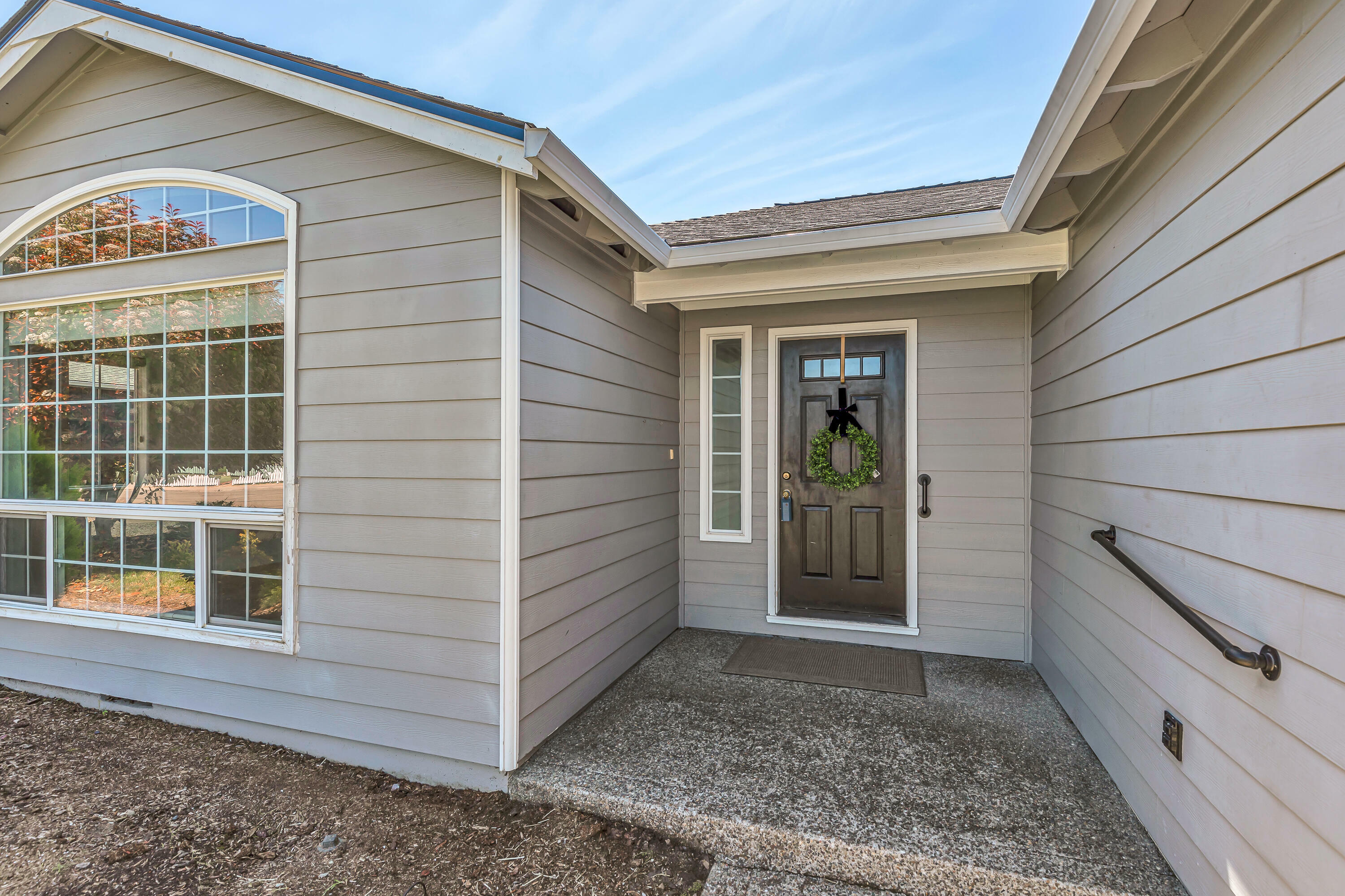 Property Photo: 2320 Savannah Drive OR 97502